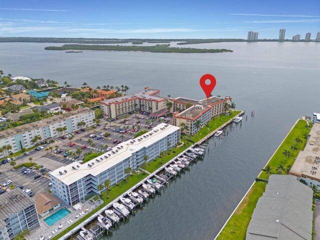 North Palm Beach, FL 33408,100 Paradise Harbour BLVD 306