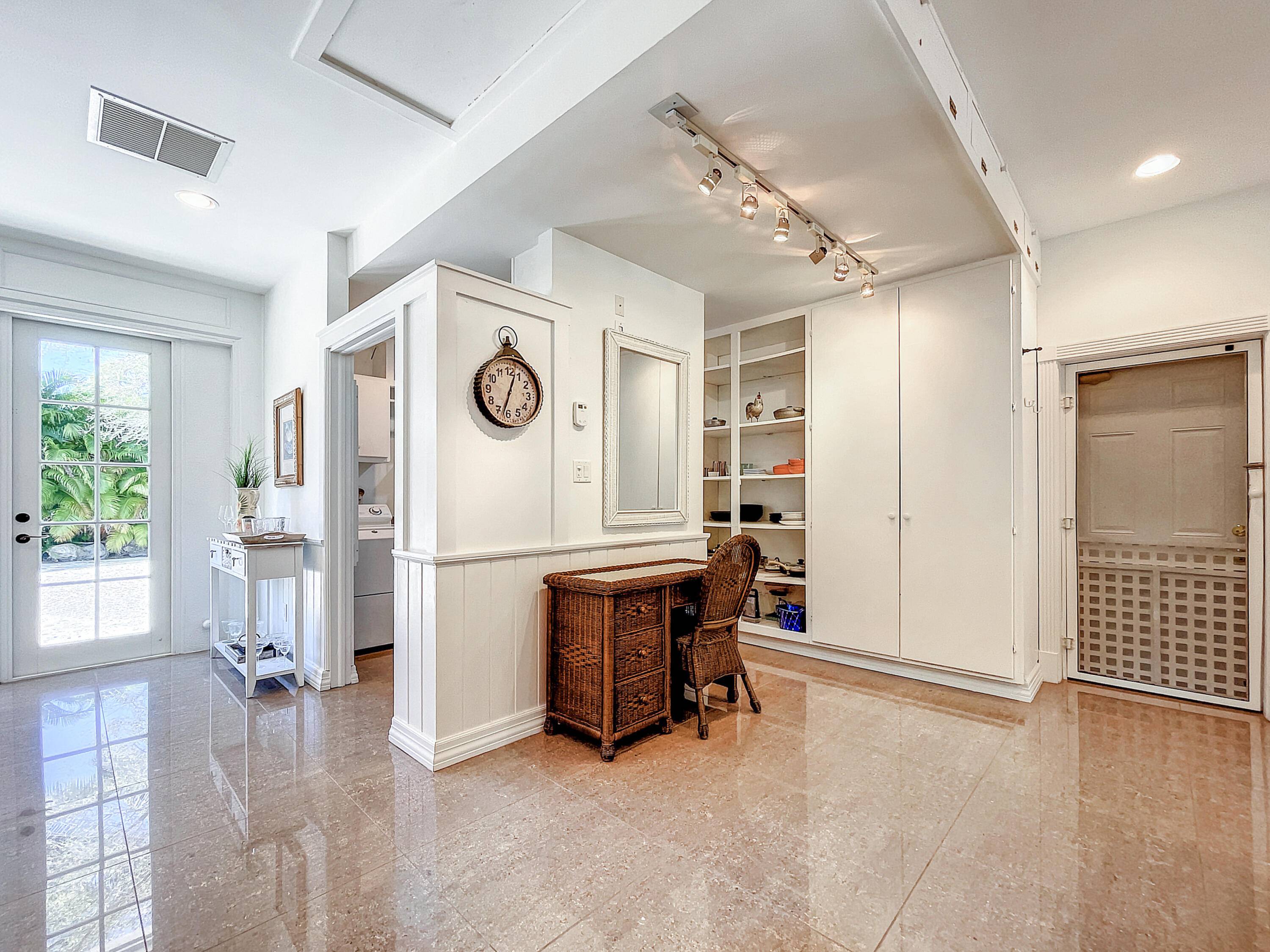 Delray Beach, FL 33446,4268 Maurice DR Guest House