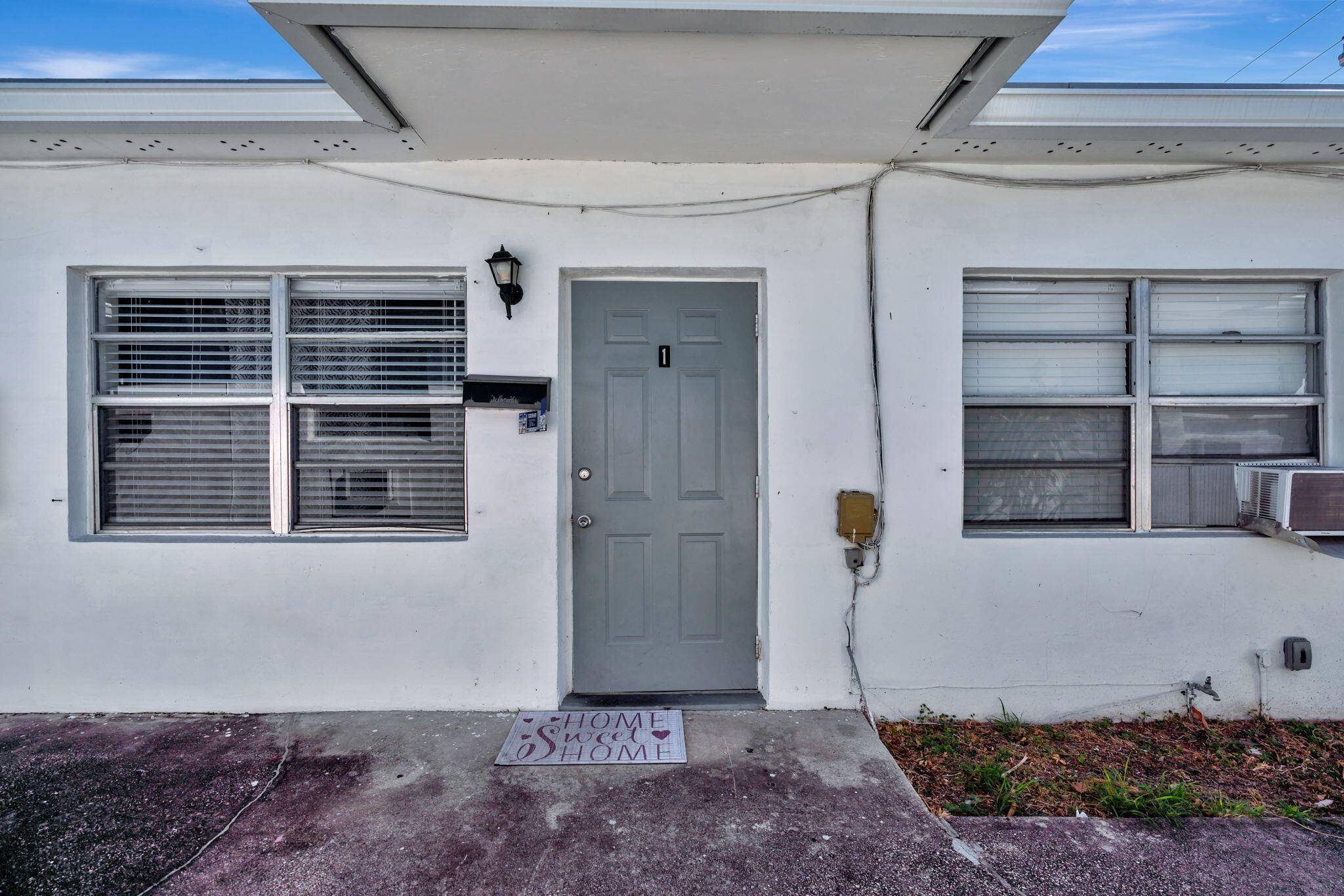 Riviera Beach, FL 33404,1172 W 34th ST