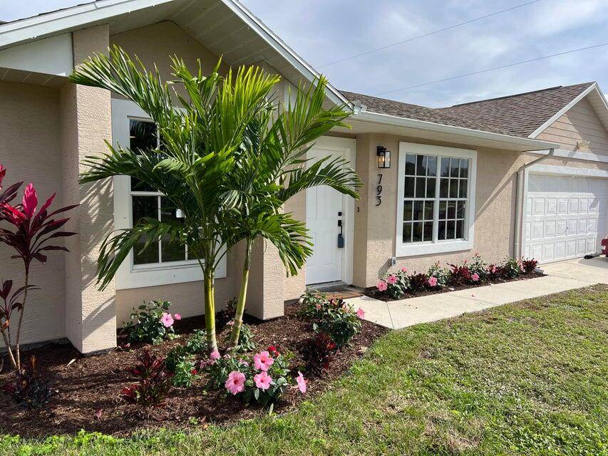 Port Saint Lucie, FL 34984,793 SW Hibiscus ST