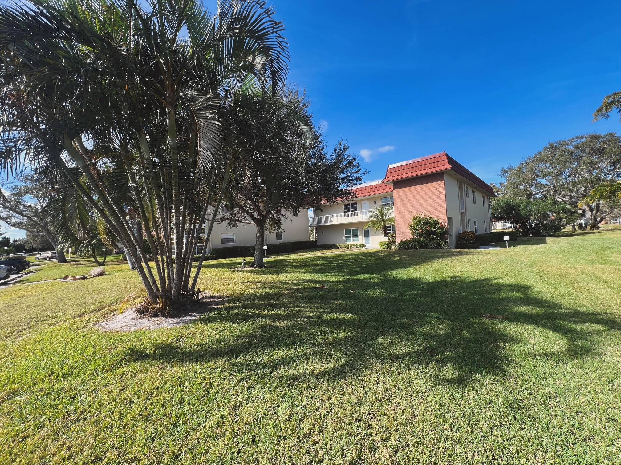 Vero Beach, FL 32962,62 Woodland DR 201