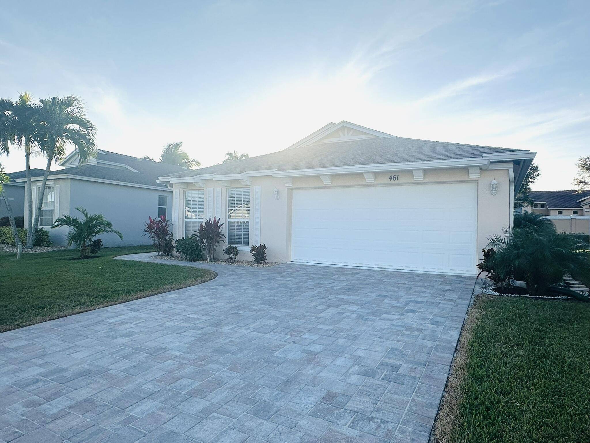 Port Saint Lucie, FL 34986,461 SW Talquin LN