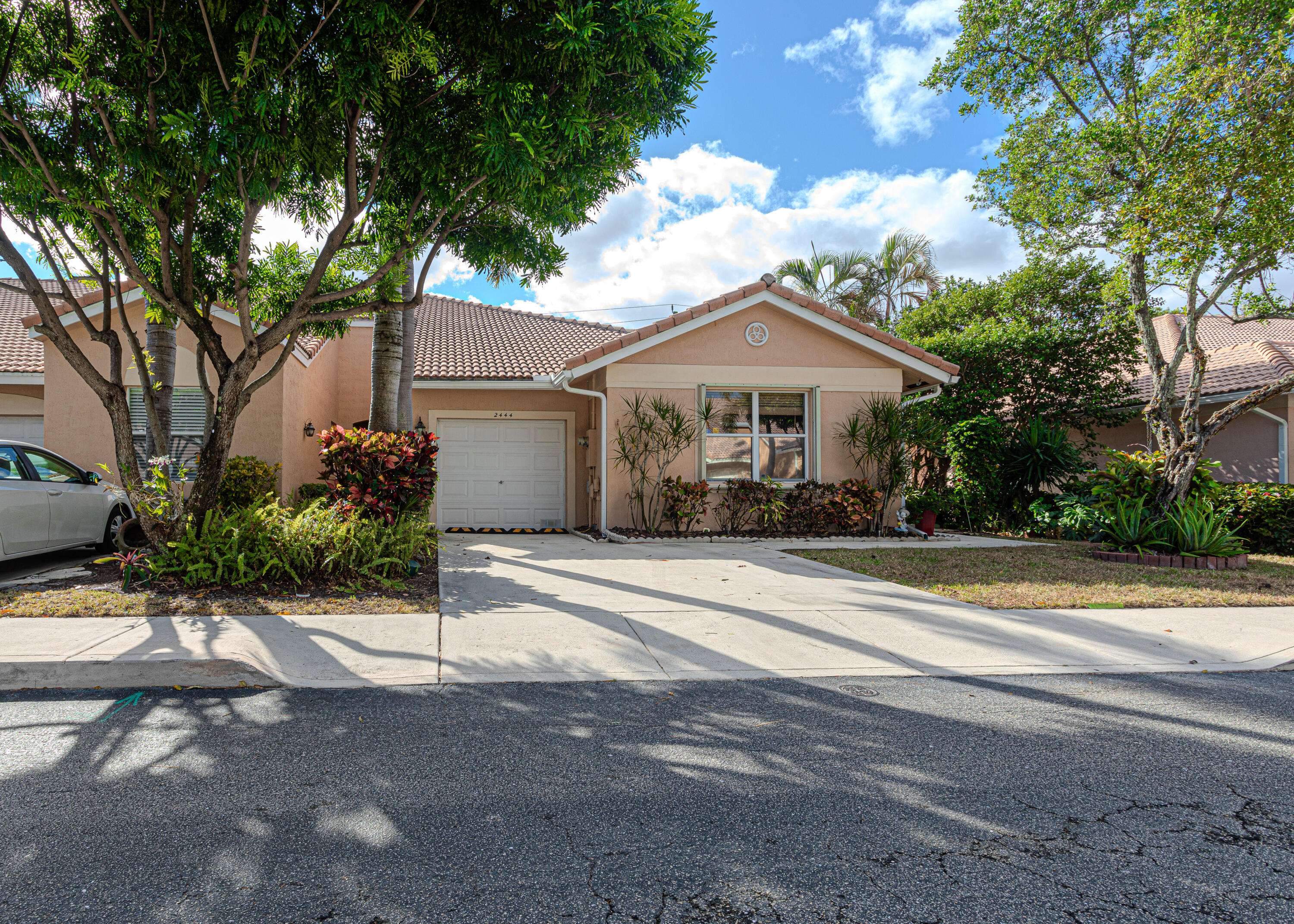 Delray Beach, FL 33445,2444 S Coral Trace CIR