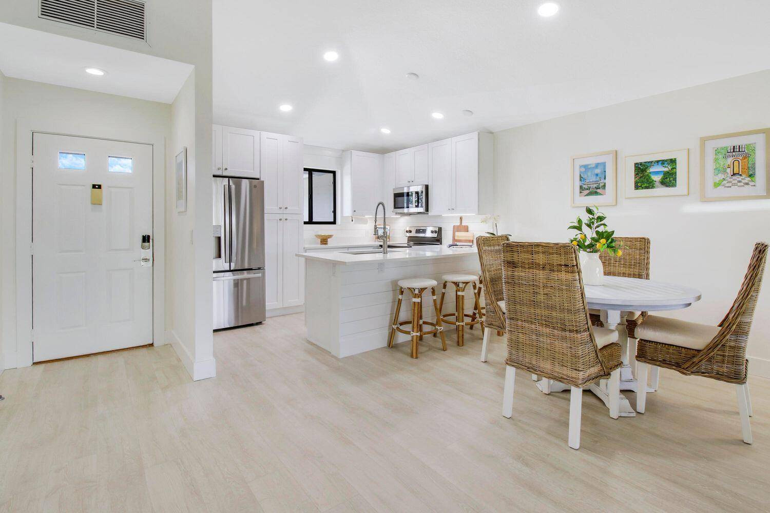 Palm Beach Gardens, FL 33418,702 Club DR