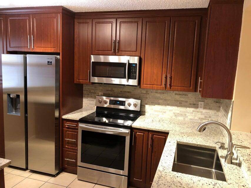 Delray Beach, FL 33445,2845 SW 22nd AVE 202