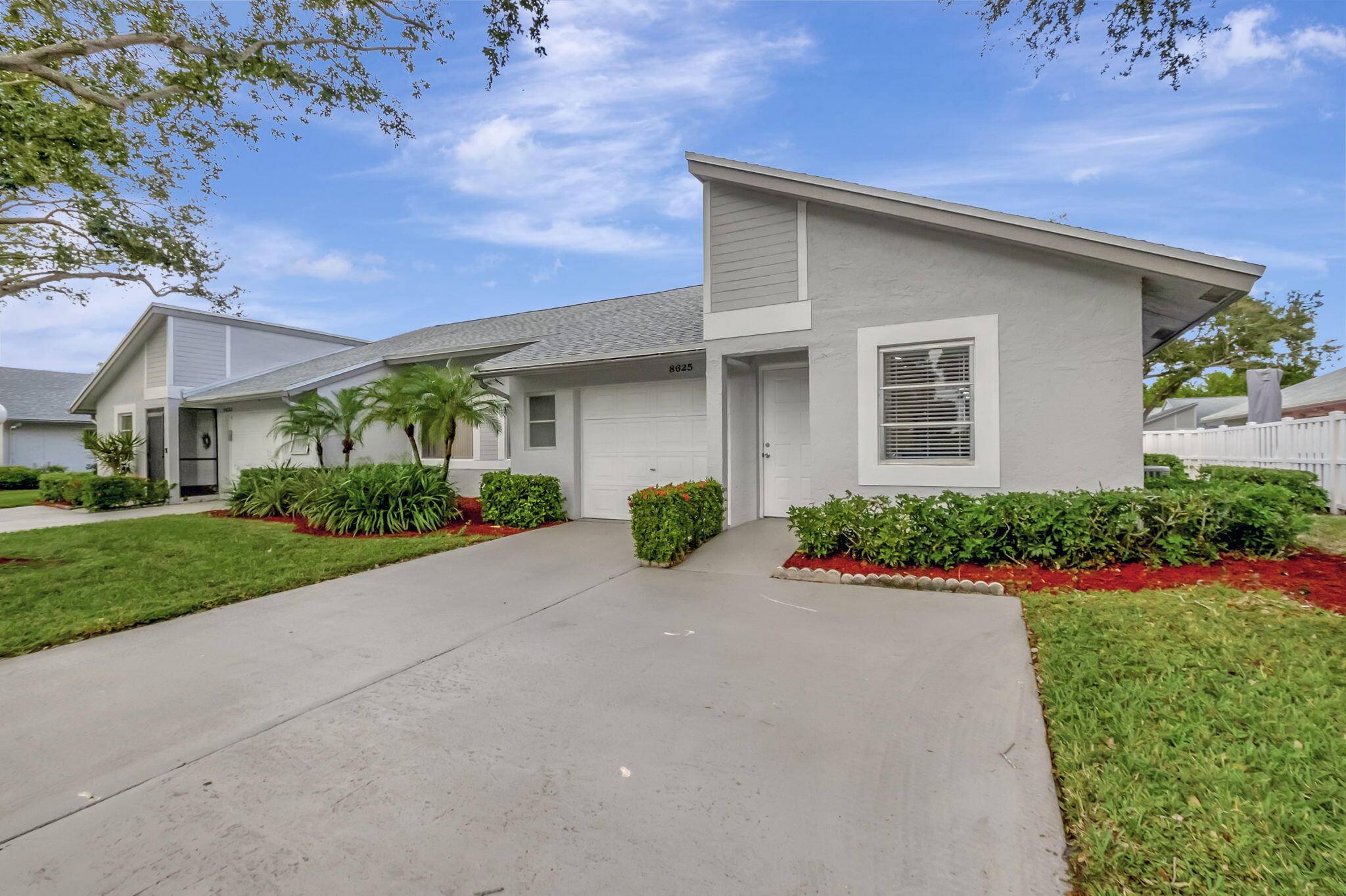 Boca Raton, FL 33496,8625 Raintree CT