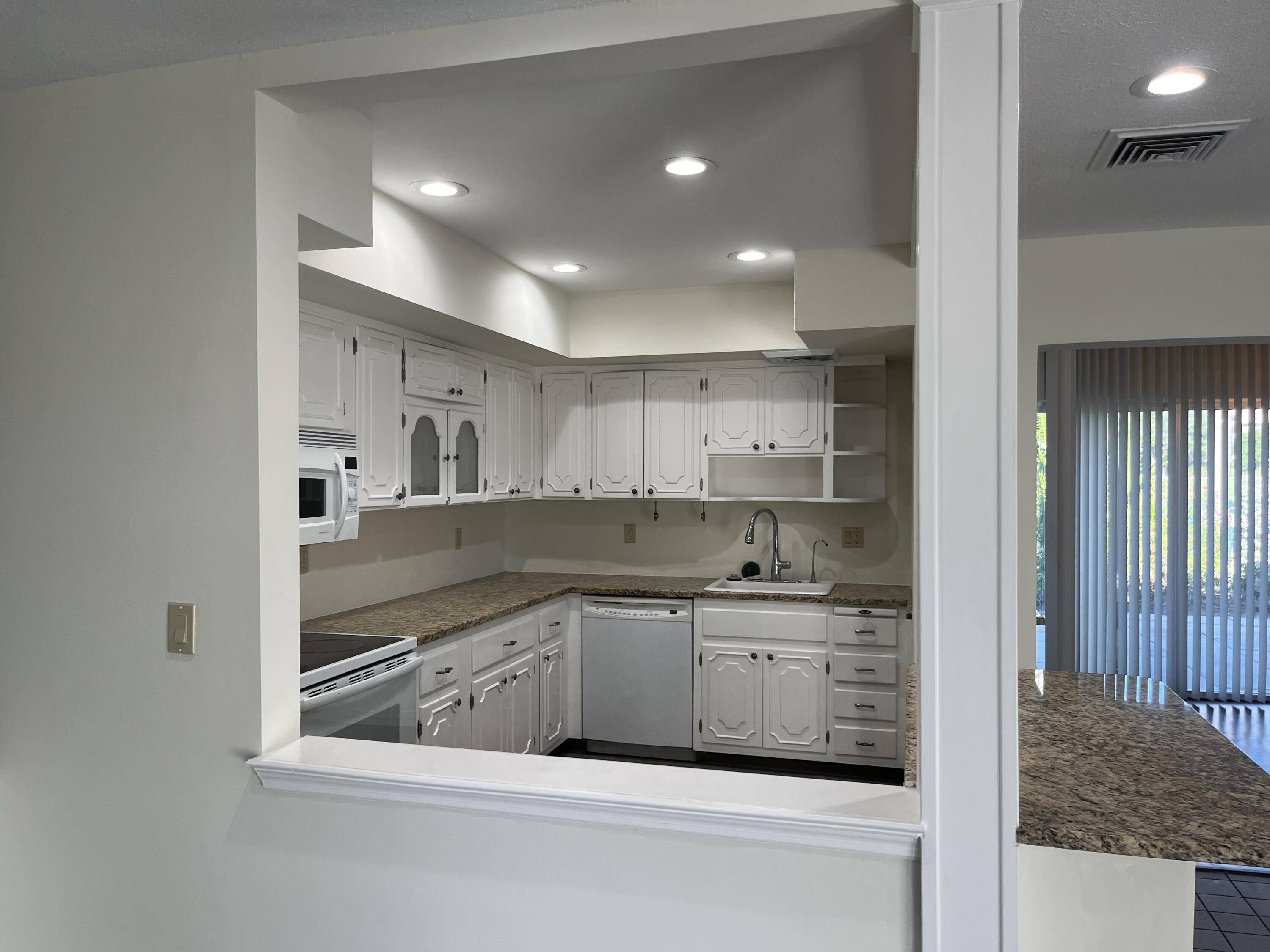 Atlantis, FL 33462,346 Yorktowne CIR