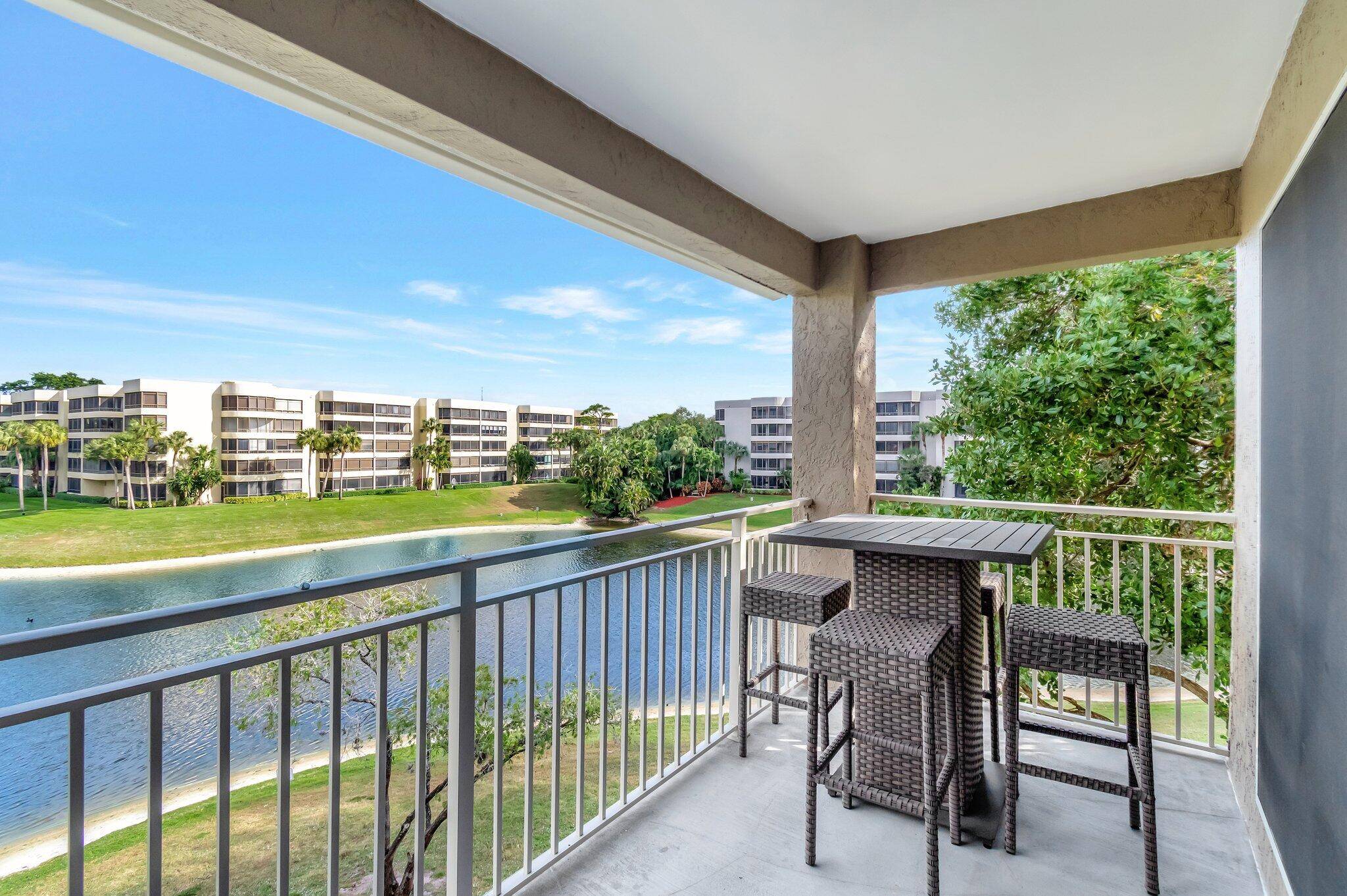 Delray Beach, FL 33445,1865 Palm Cove BLVD 9-304