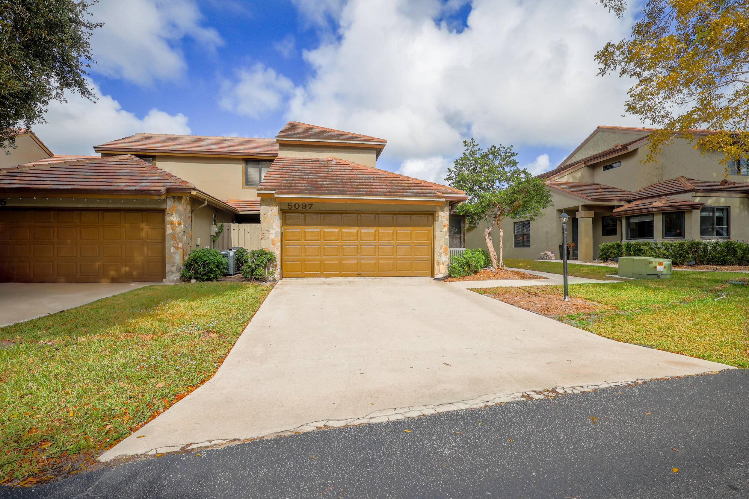 Palm Beach Gardens, FL 33418,5097 Thyme DR