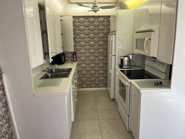 Boca Raton, FL 33434,3042 Cornwall C 3042