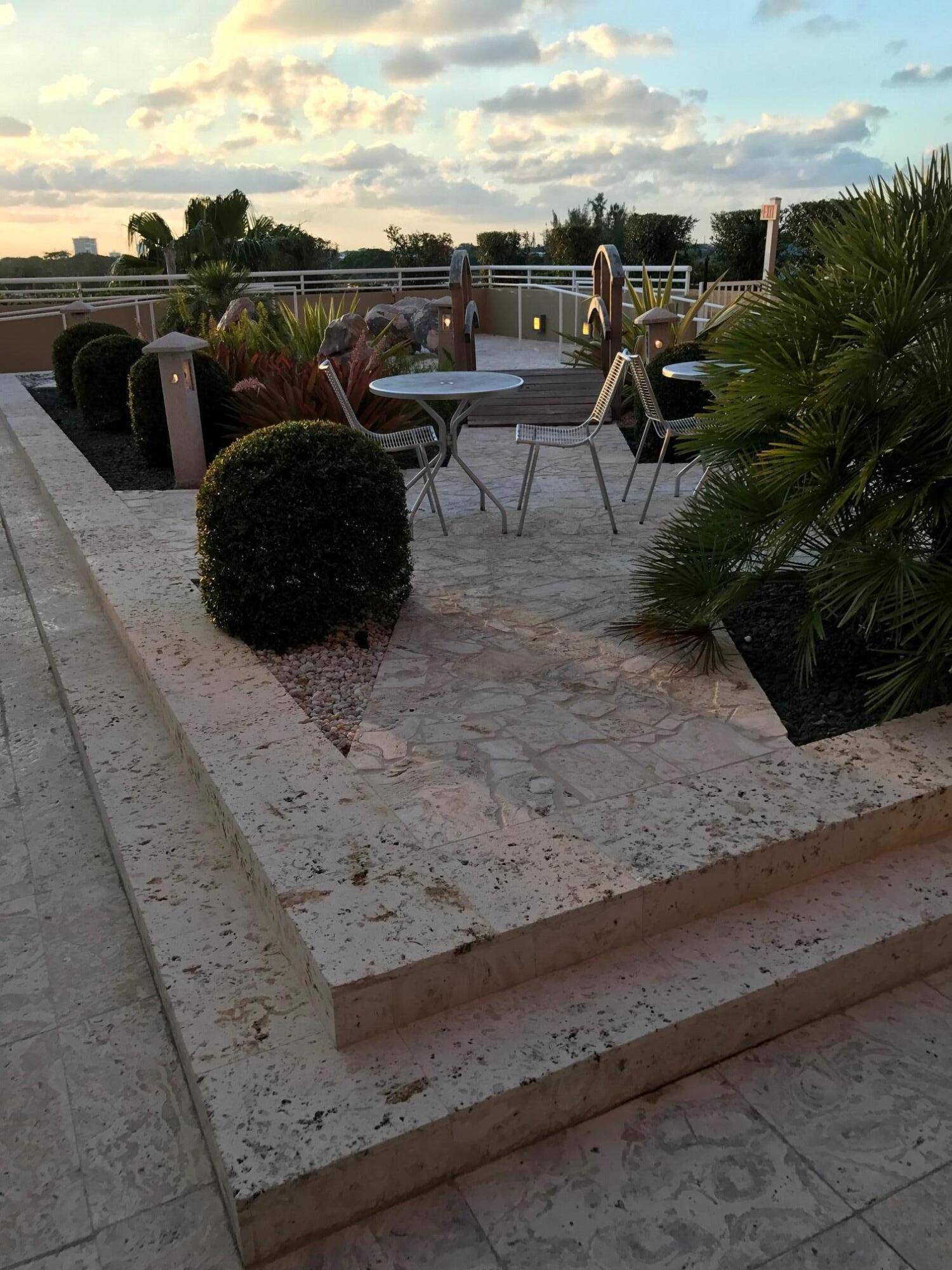 West Palm Beach, FL 33401,1551 N Flagler DR 916-917