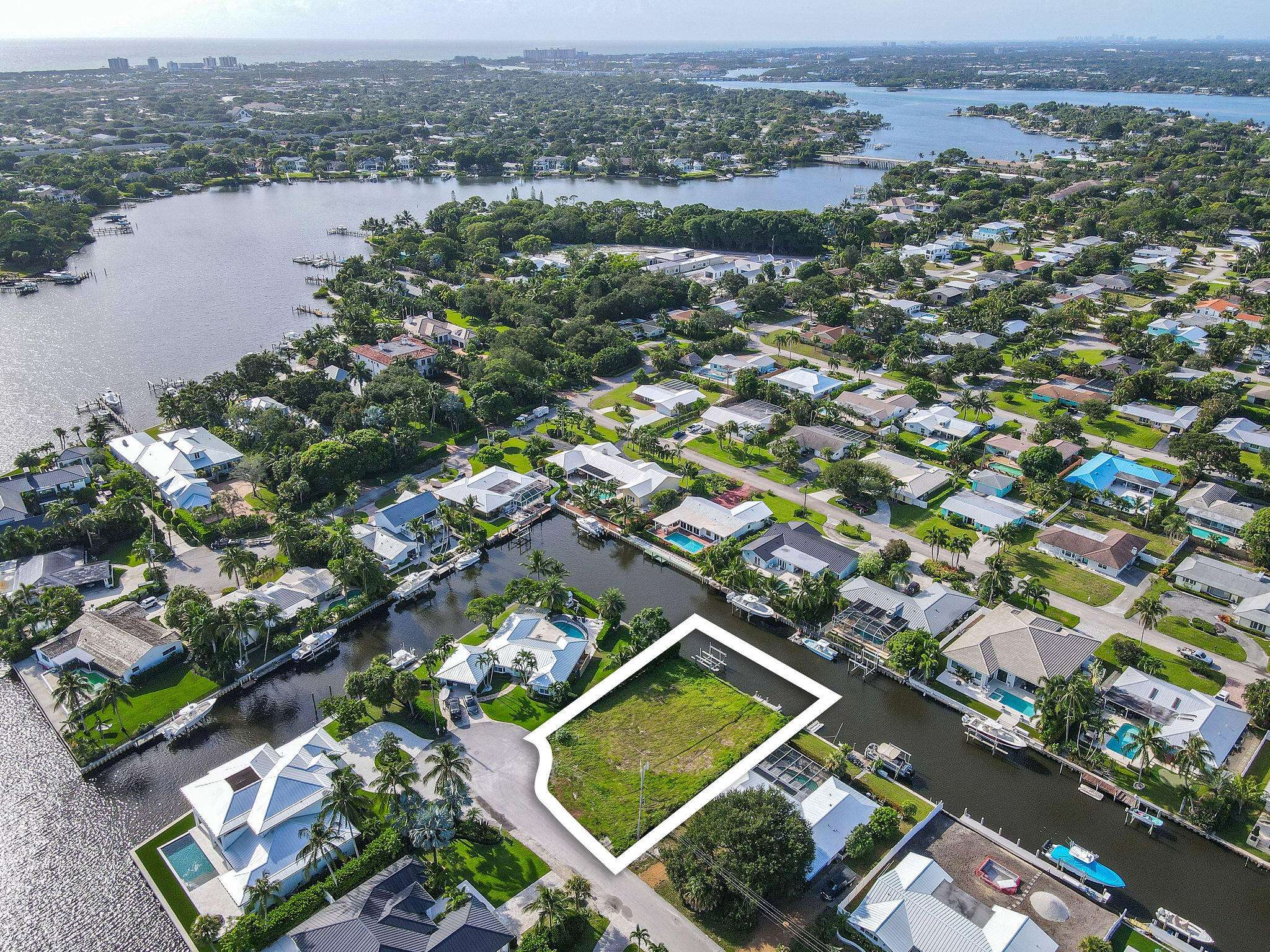 Tequesta, FL 33469,24 Leeward CIR