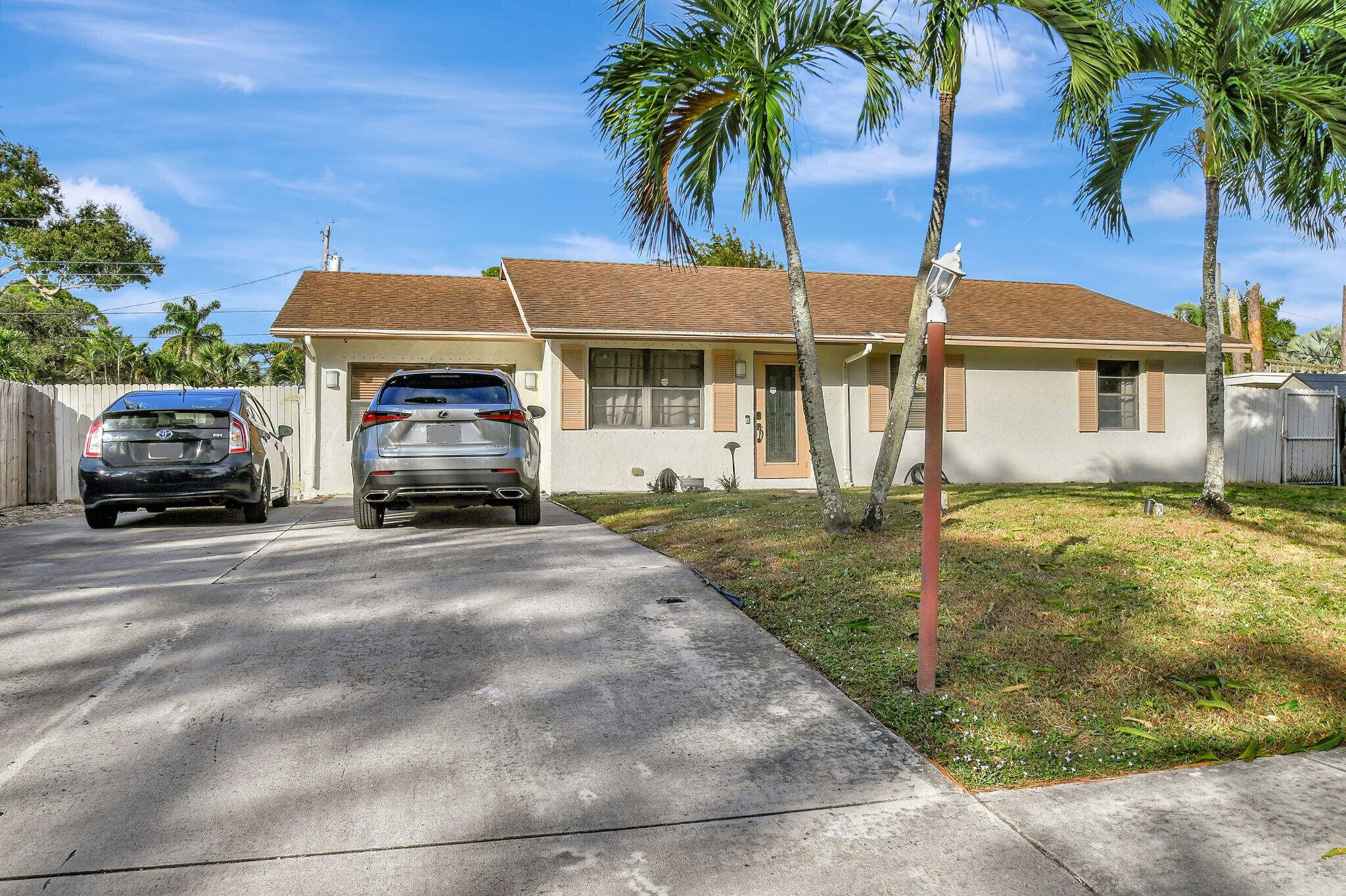 Lake Worth, FL 33463,4893 Palm WAY