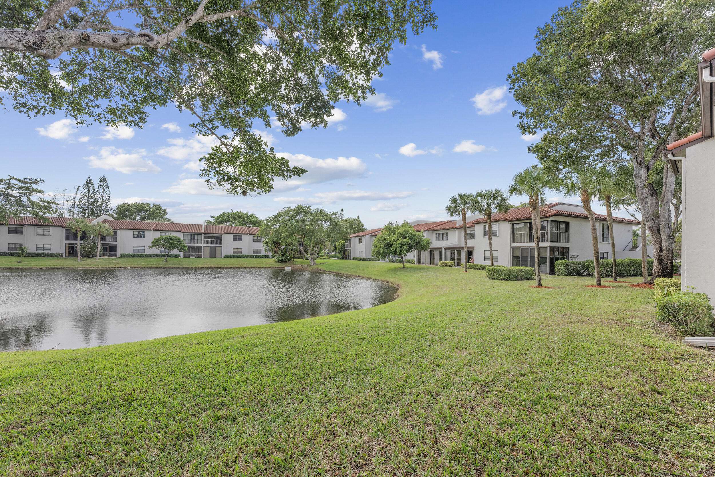 Boca Raton, FL 33428,9206 Pecky Cypress LN 3e