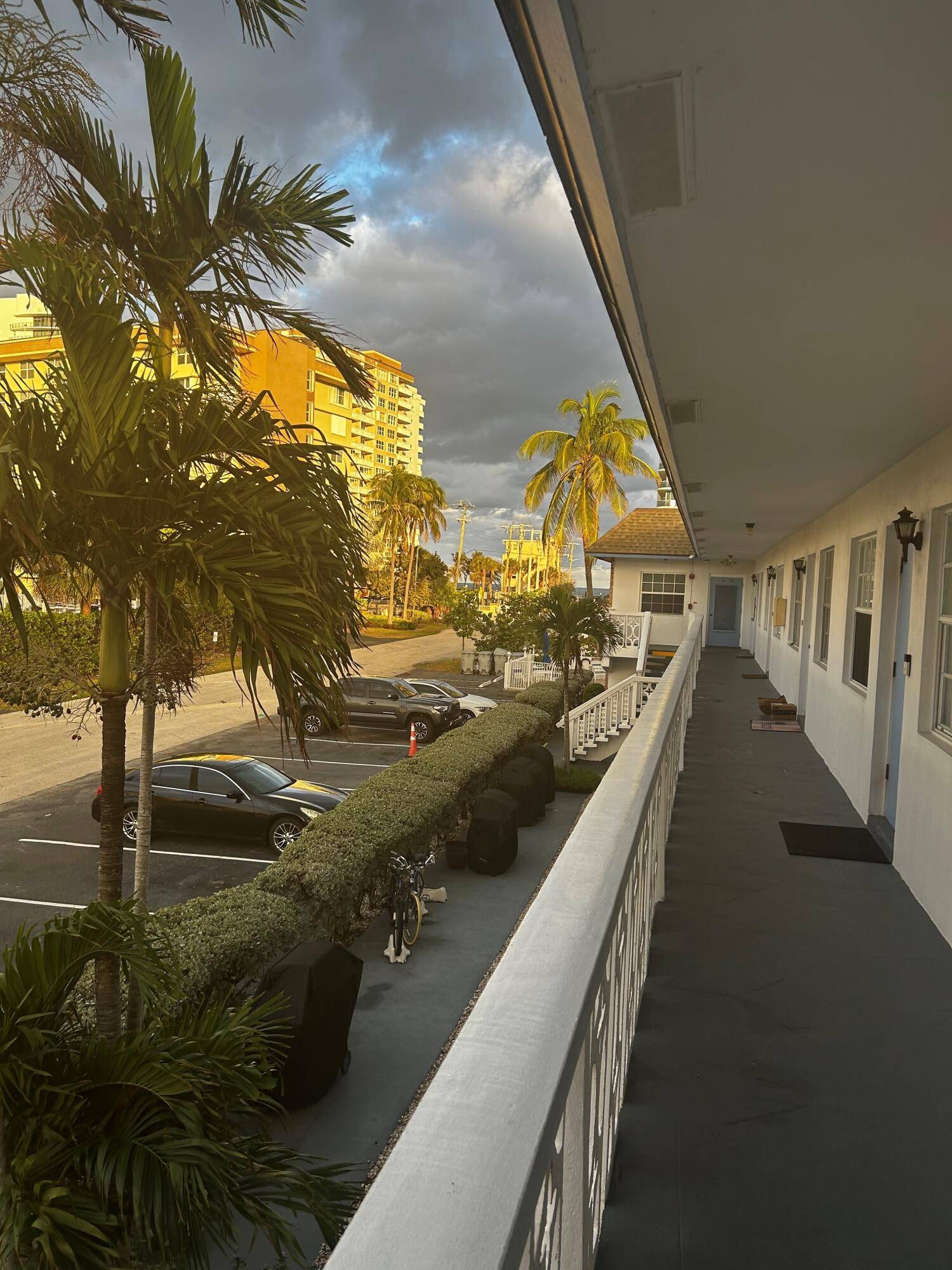 Pompano Beach, FL 33062,3220 NE 10th ST 15
