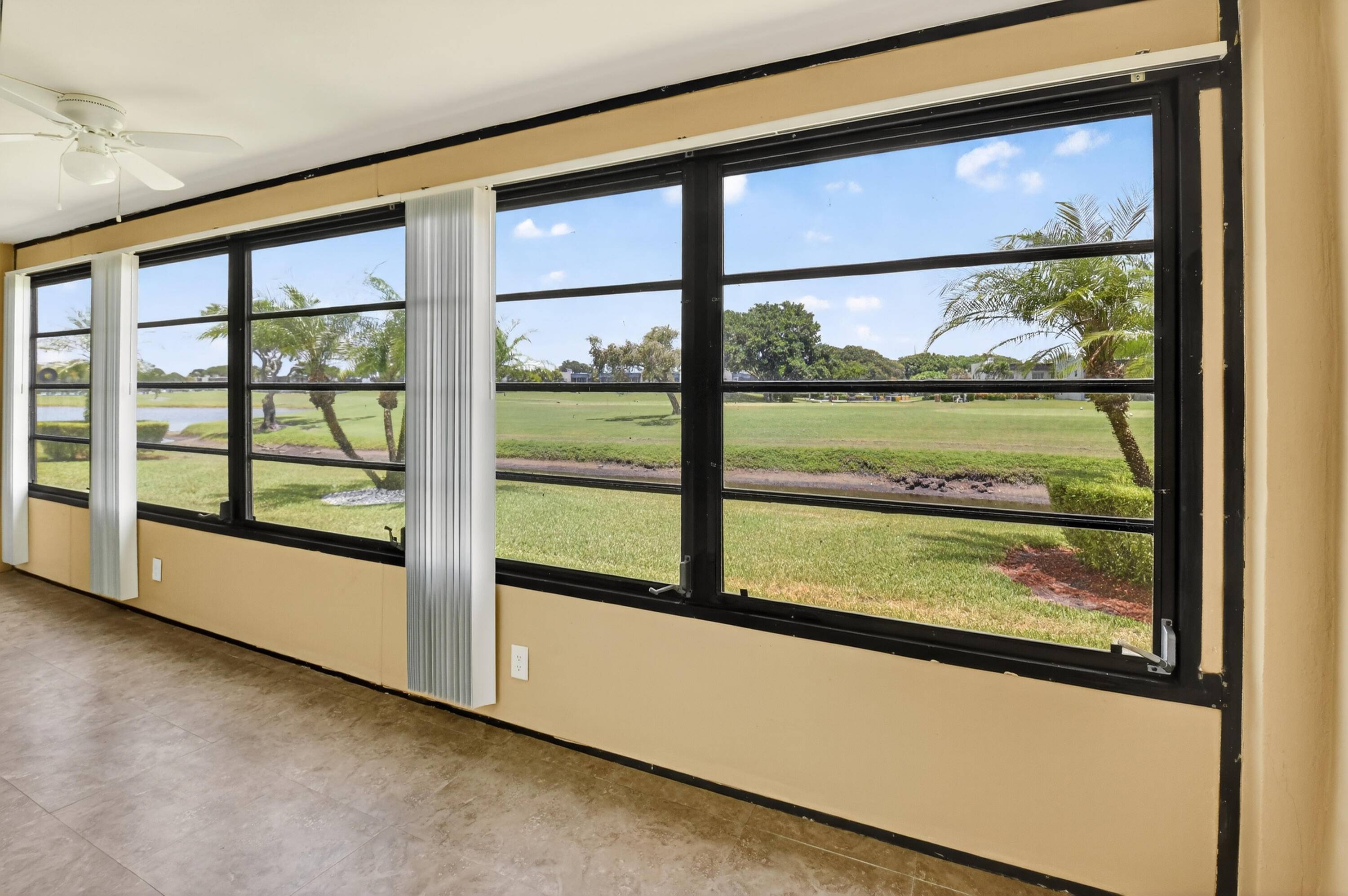 Delray Beach, FL 33484,53 Capri B