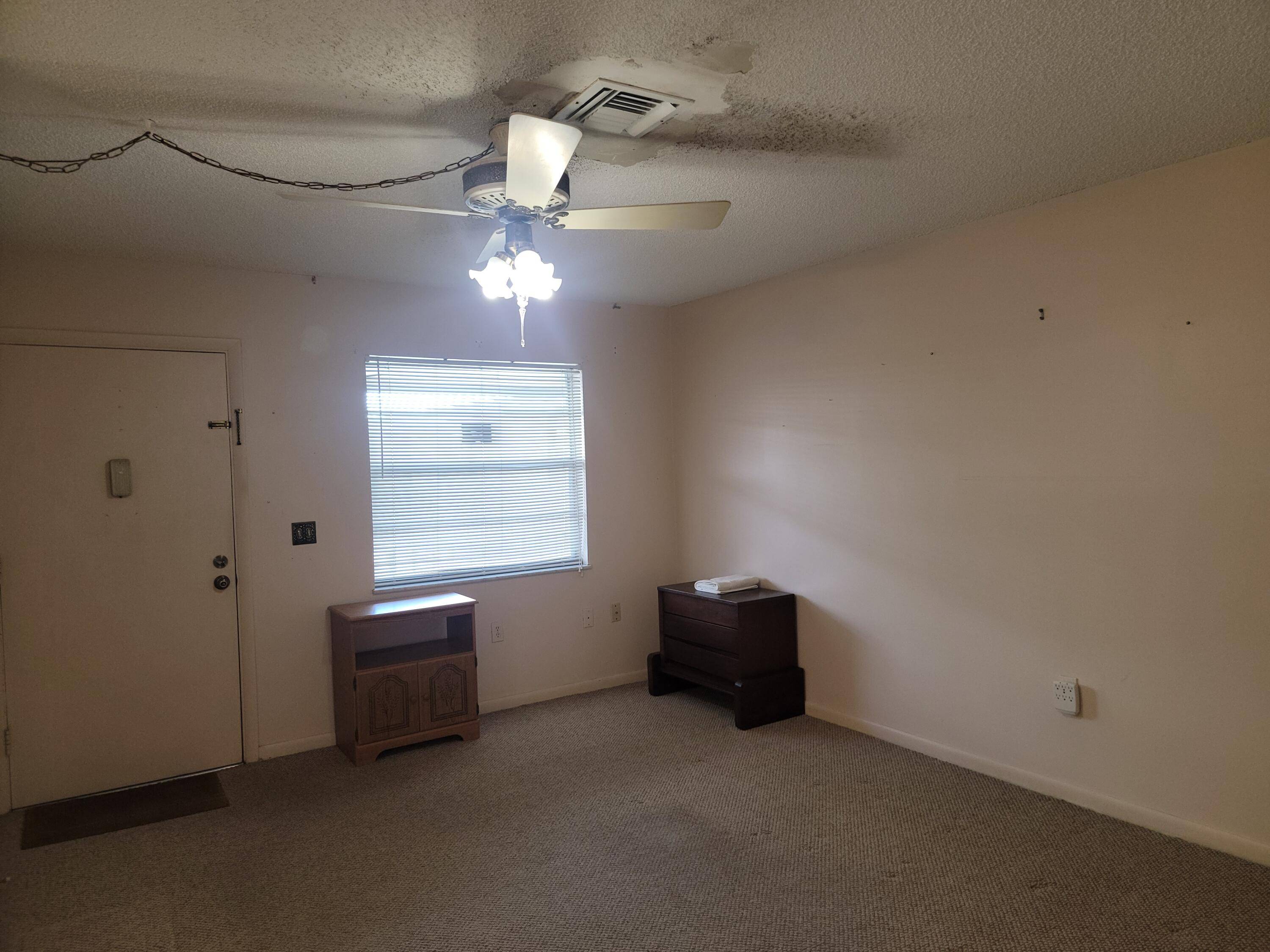 Fort Pierce, FL 34982,2302 Sunrise BLVD 3-210