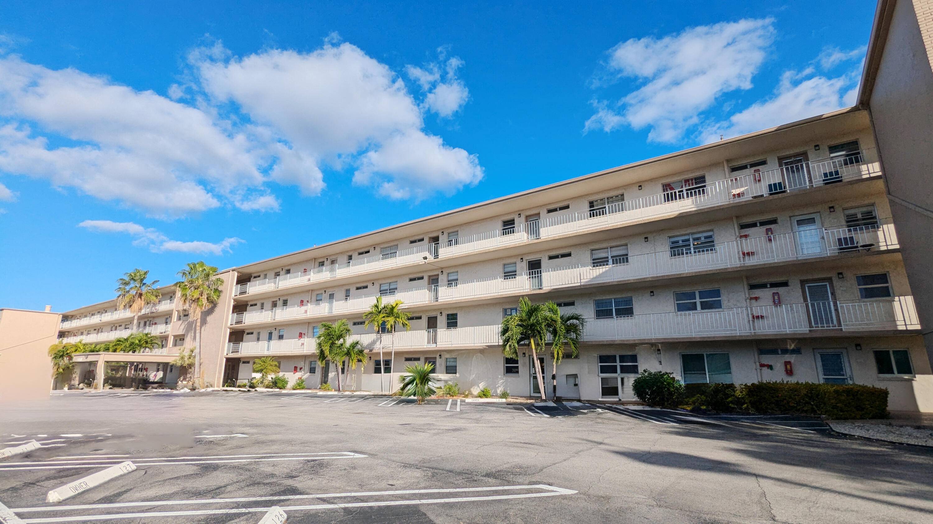 Boynton Beach, FL 33435,2601 NE 3rd CT 210