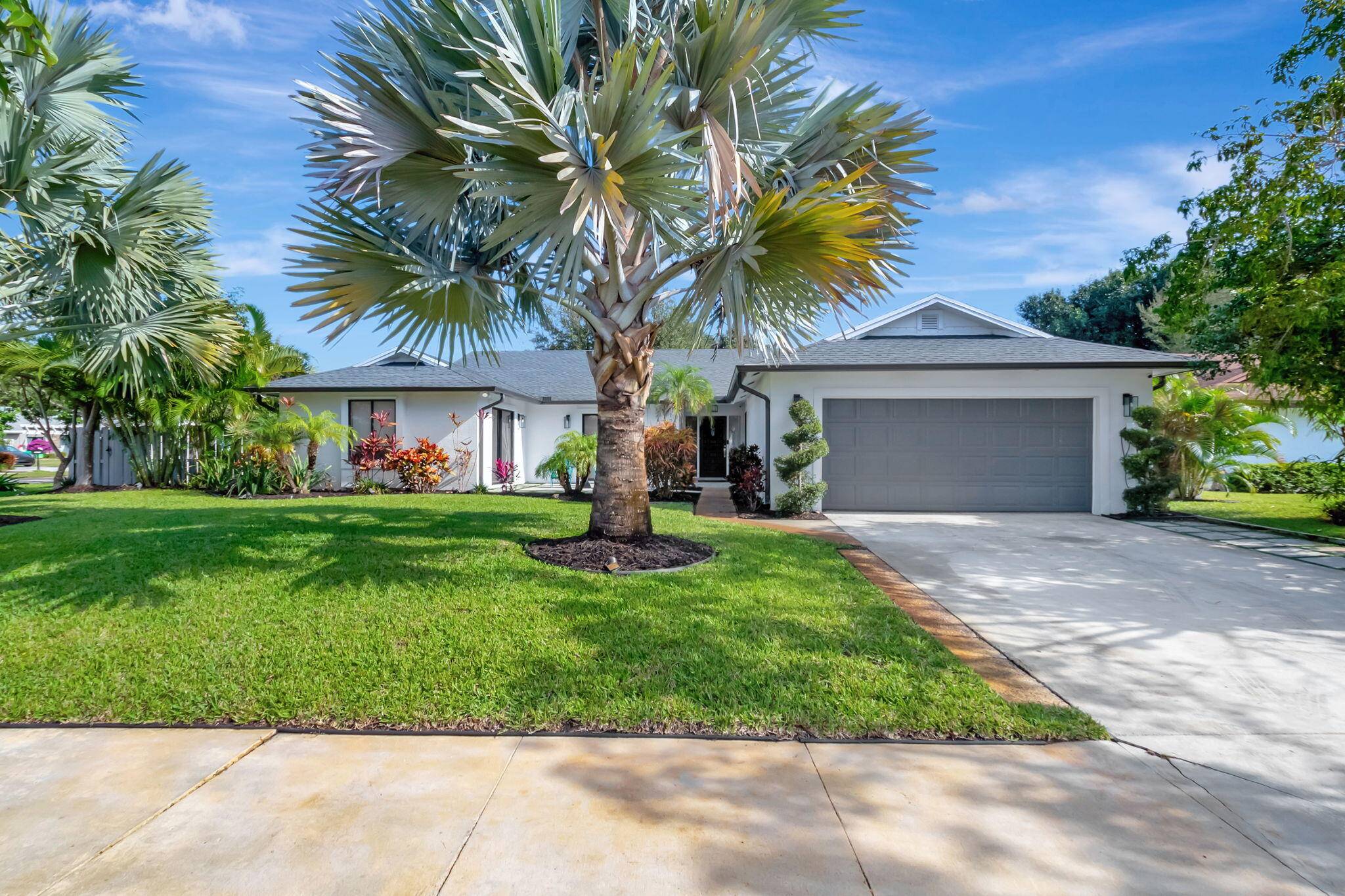 Boca Raton, FL 33487,17556 Birchwood DR