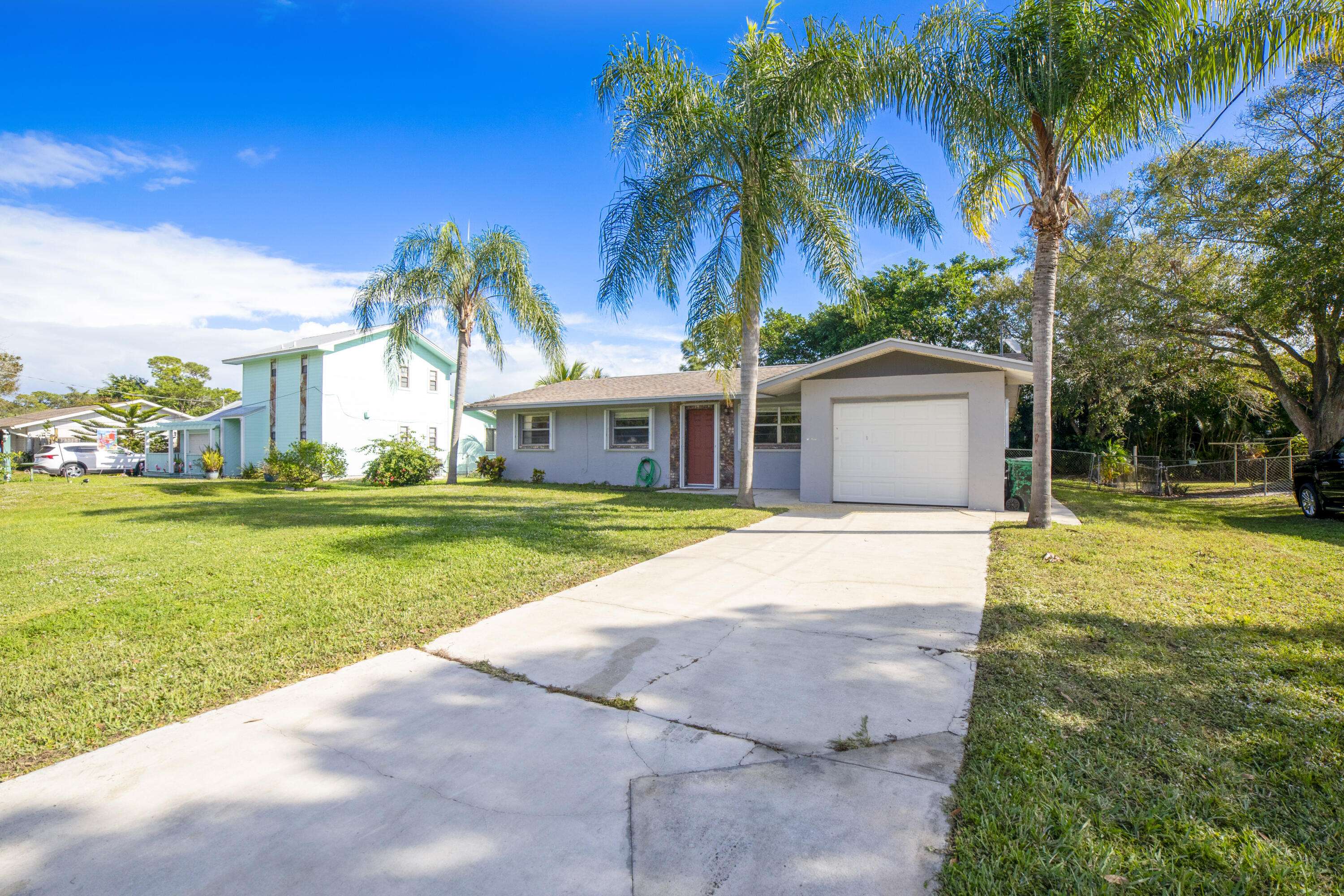 Fort Pierce, FL 34982,6008 Palm DR