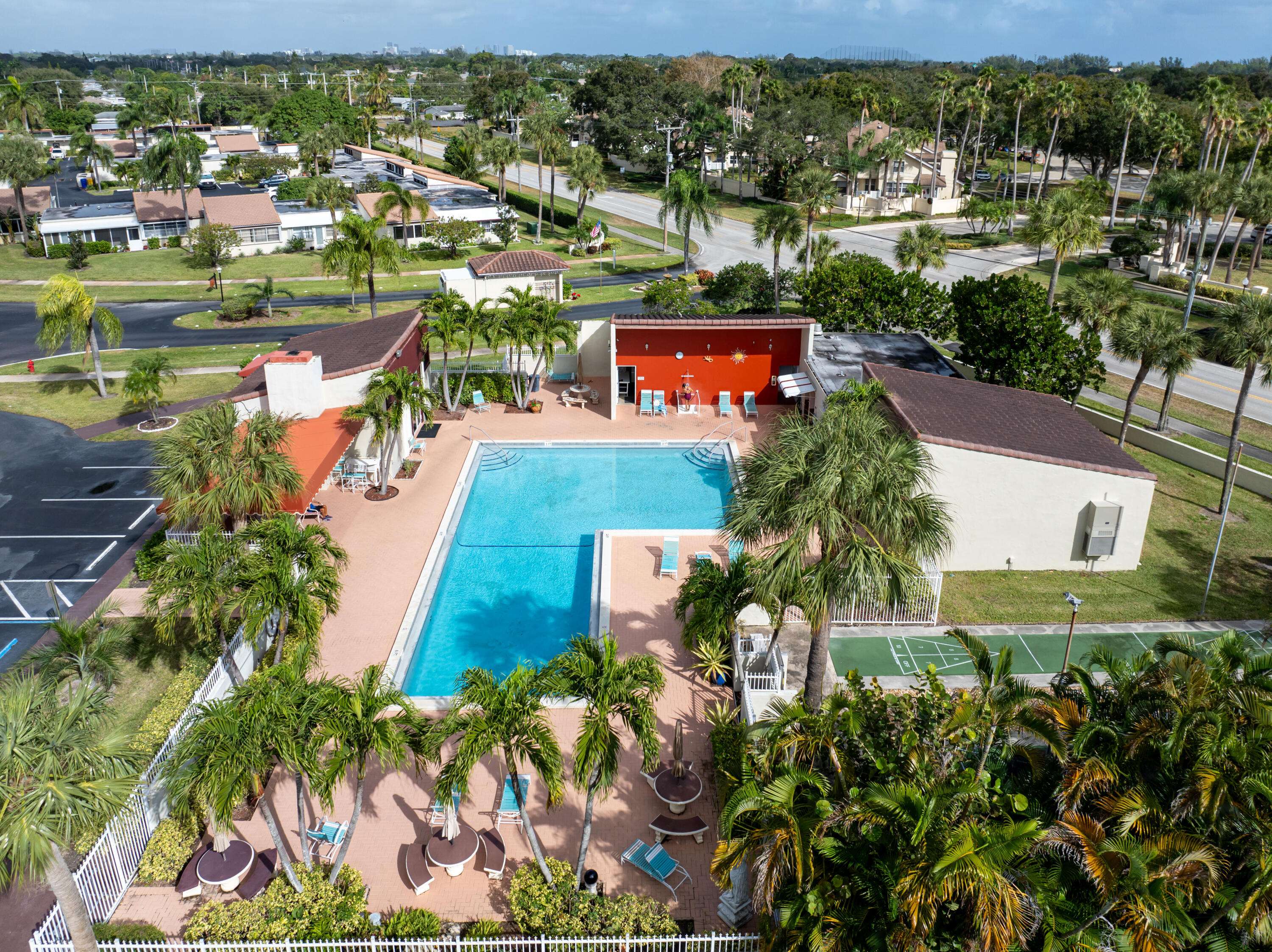 West Palm Beach, FL 33406,2528 S Boundbrook DR 208