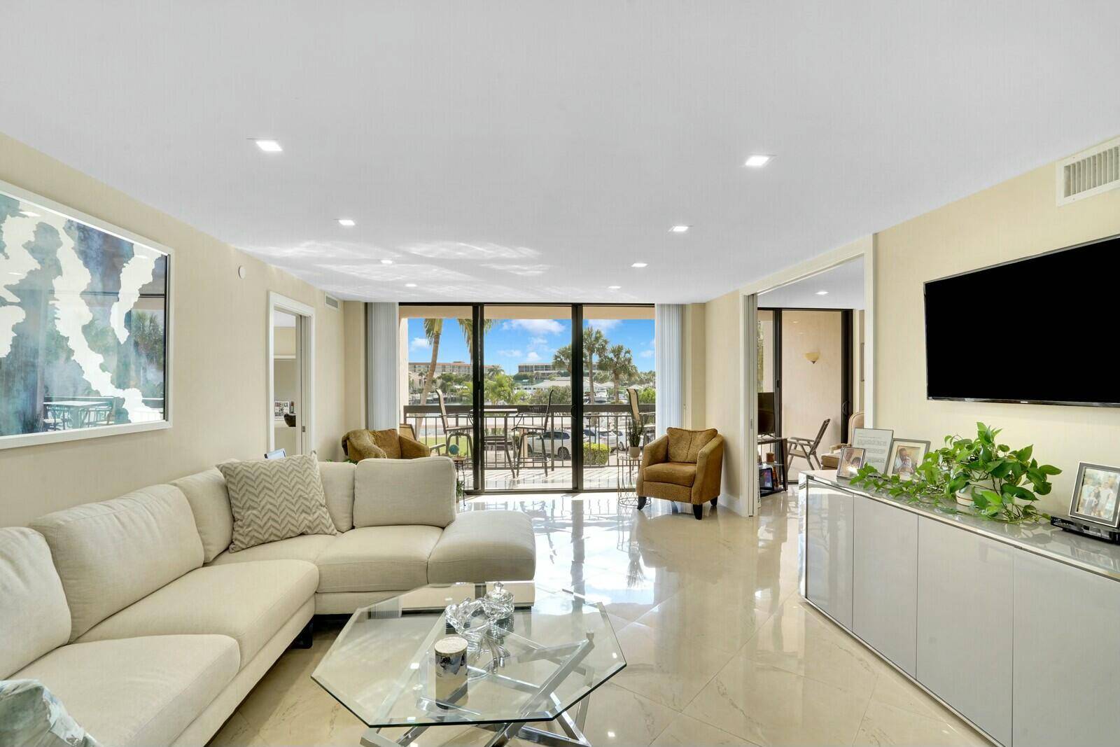 Boca Raton, FL 33431,2697 N Ocean BLVD F-205