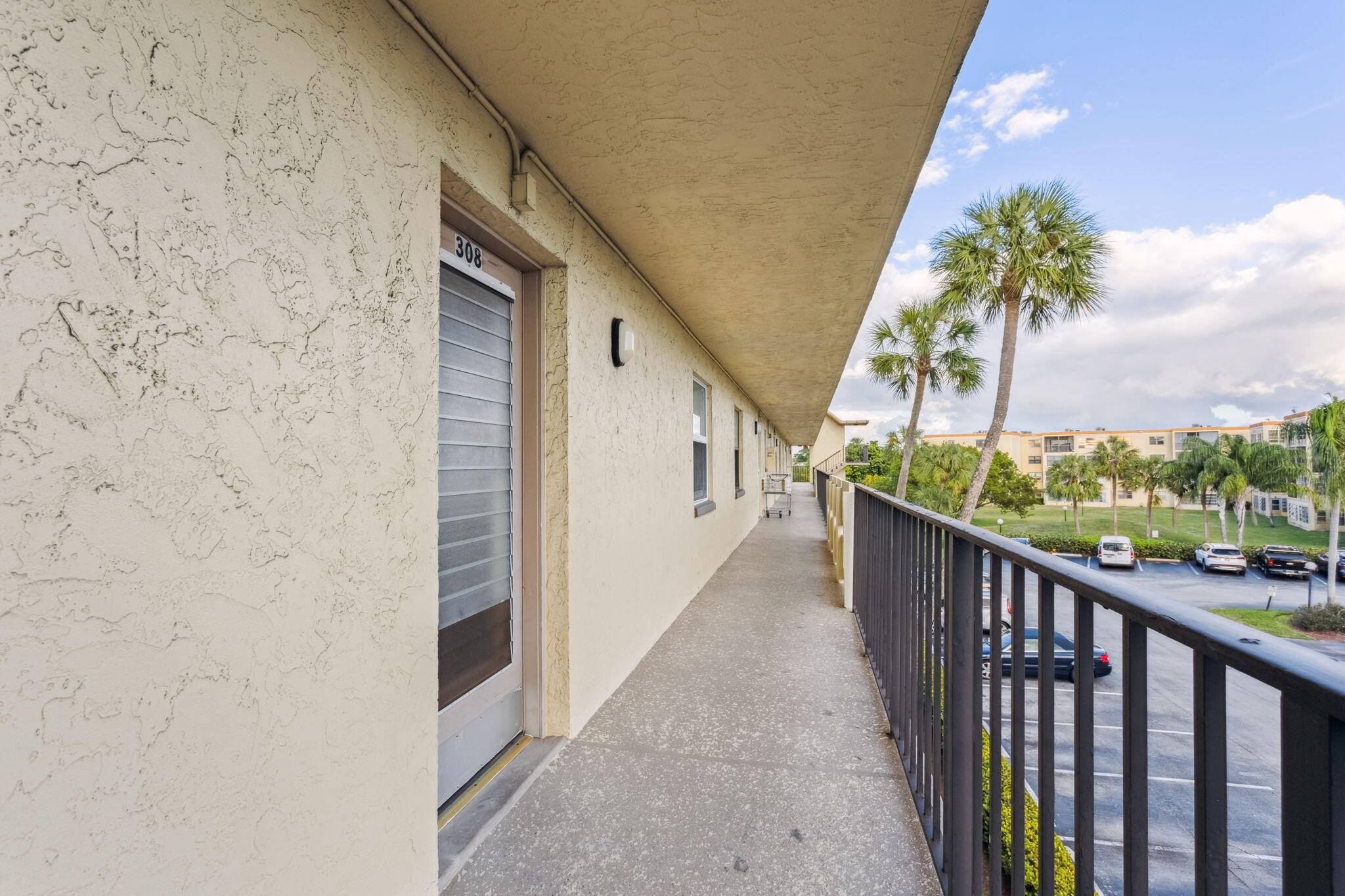 Boca Raton, FL 33428,9355 SW 8th ST 308