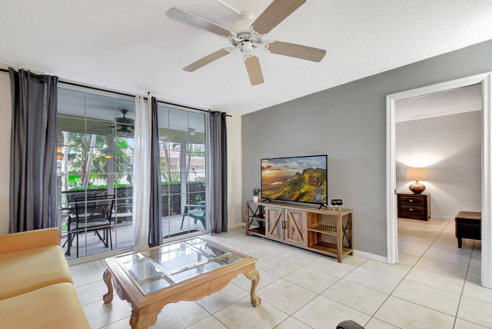 Boynton Beach, FL 33435,720 E W Ocean AVE 102