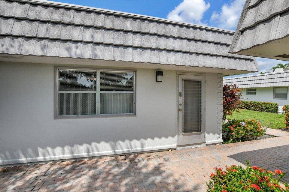 Delray Beach, FL 33446,143 Valencia F 143