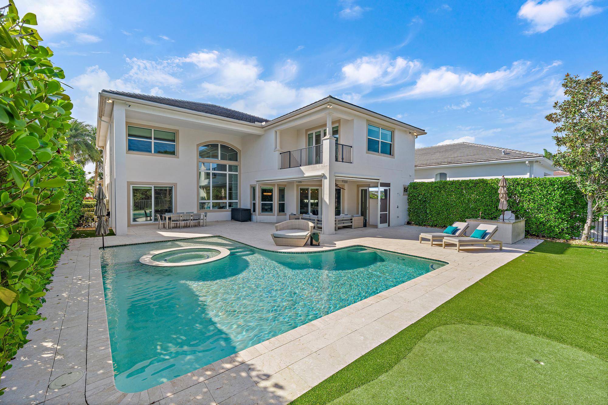 Juno Beach, FL 33408,1727 W Hemingway DR