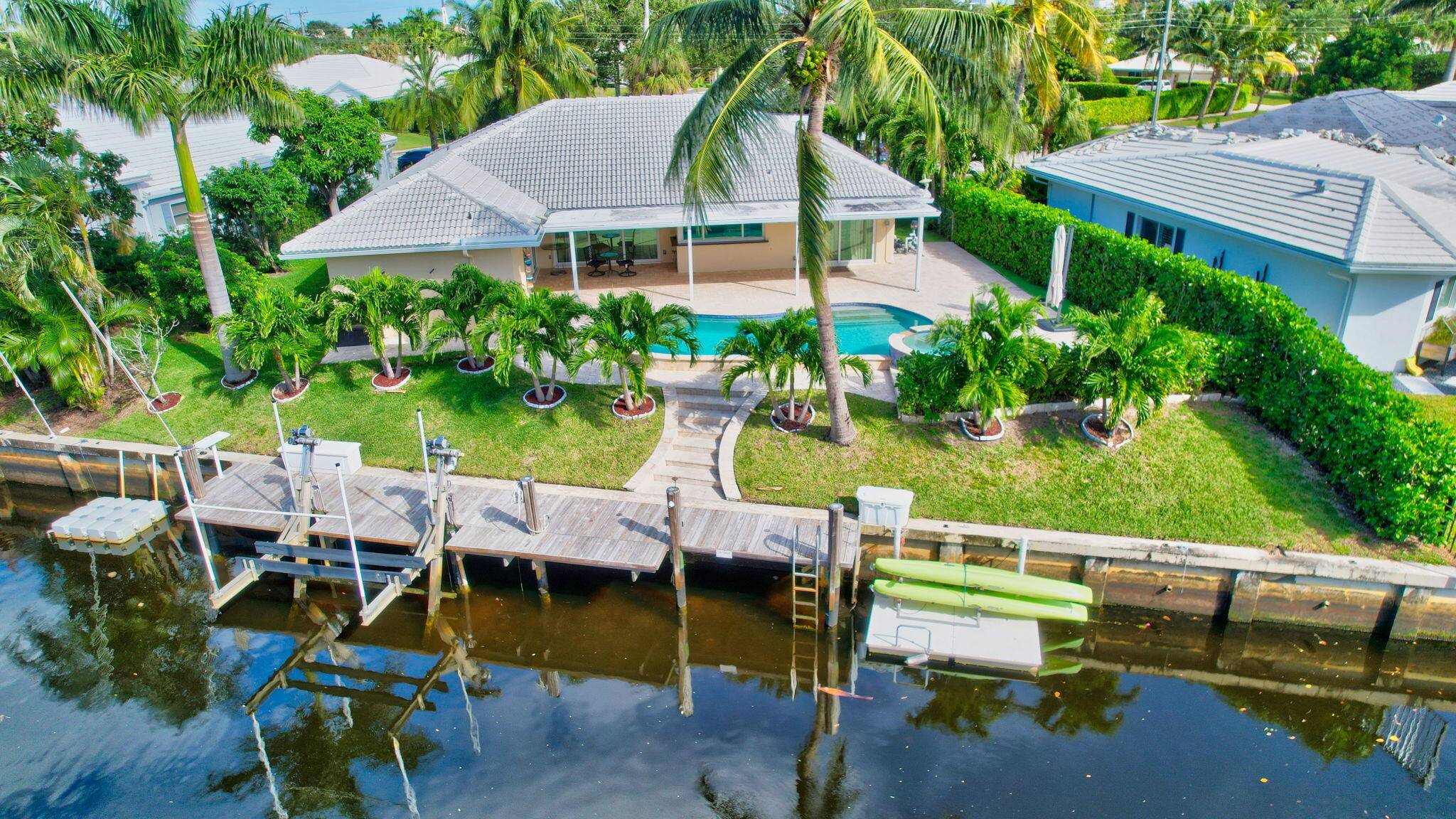 Boca Raton, FL 33486,850 Holly LN