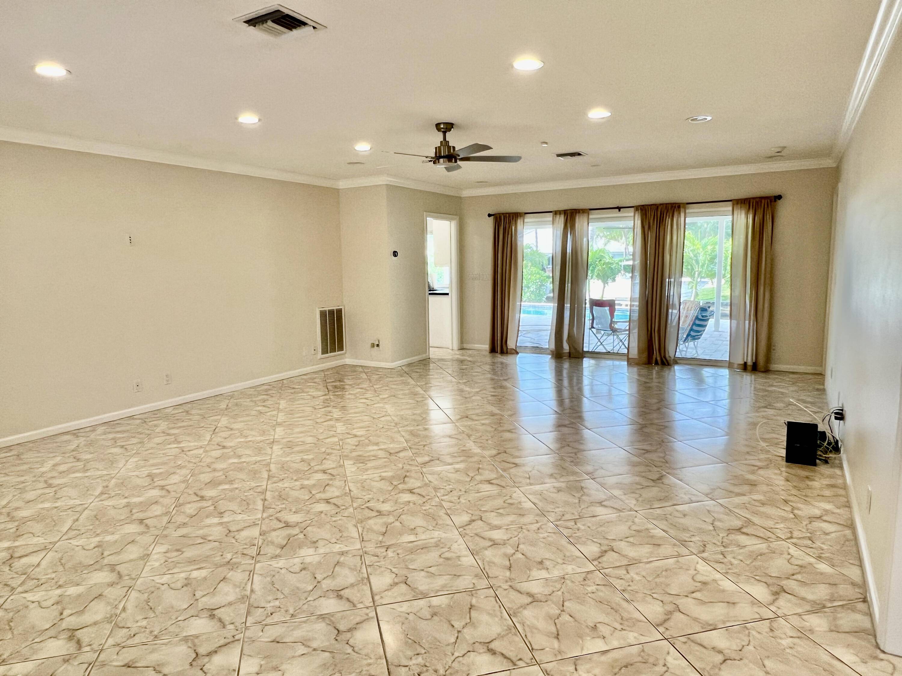 Boca Raton, FL 33486,850 Holly LN