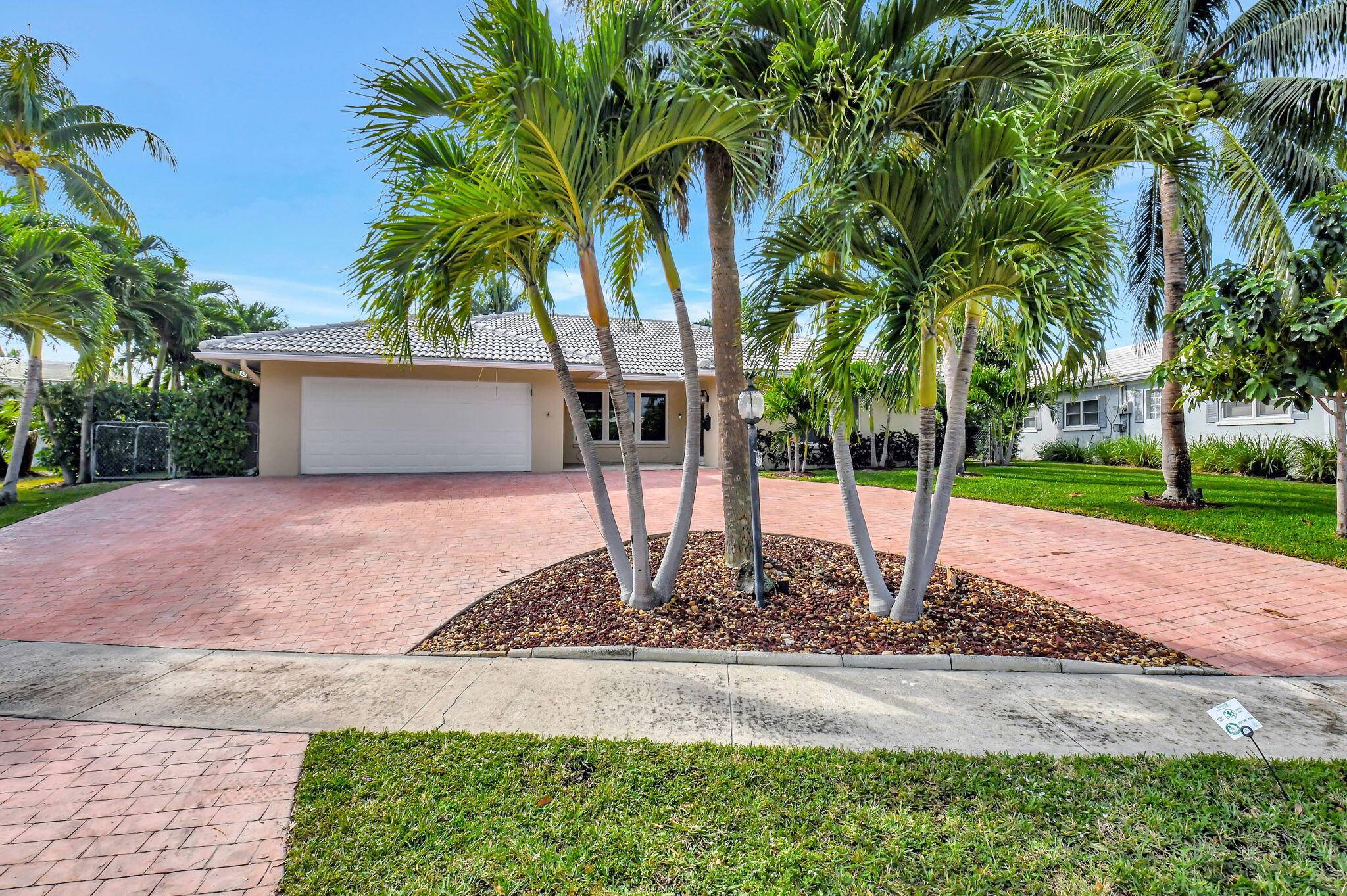 Boca Raton, FL 33486,850 Holly LN