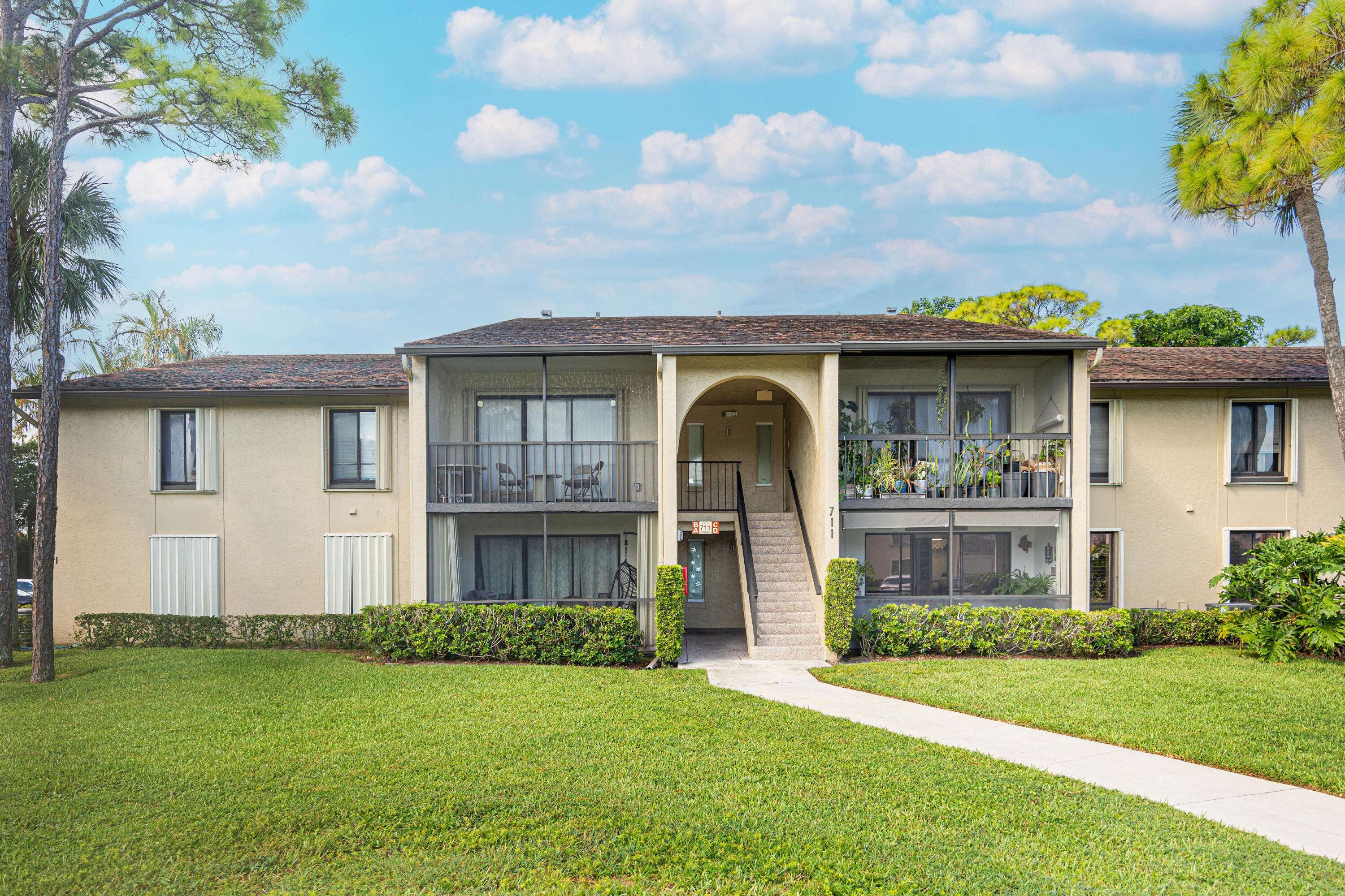 Greenacres, FL 33415,711 Sunny Pine WAY D1