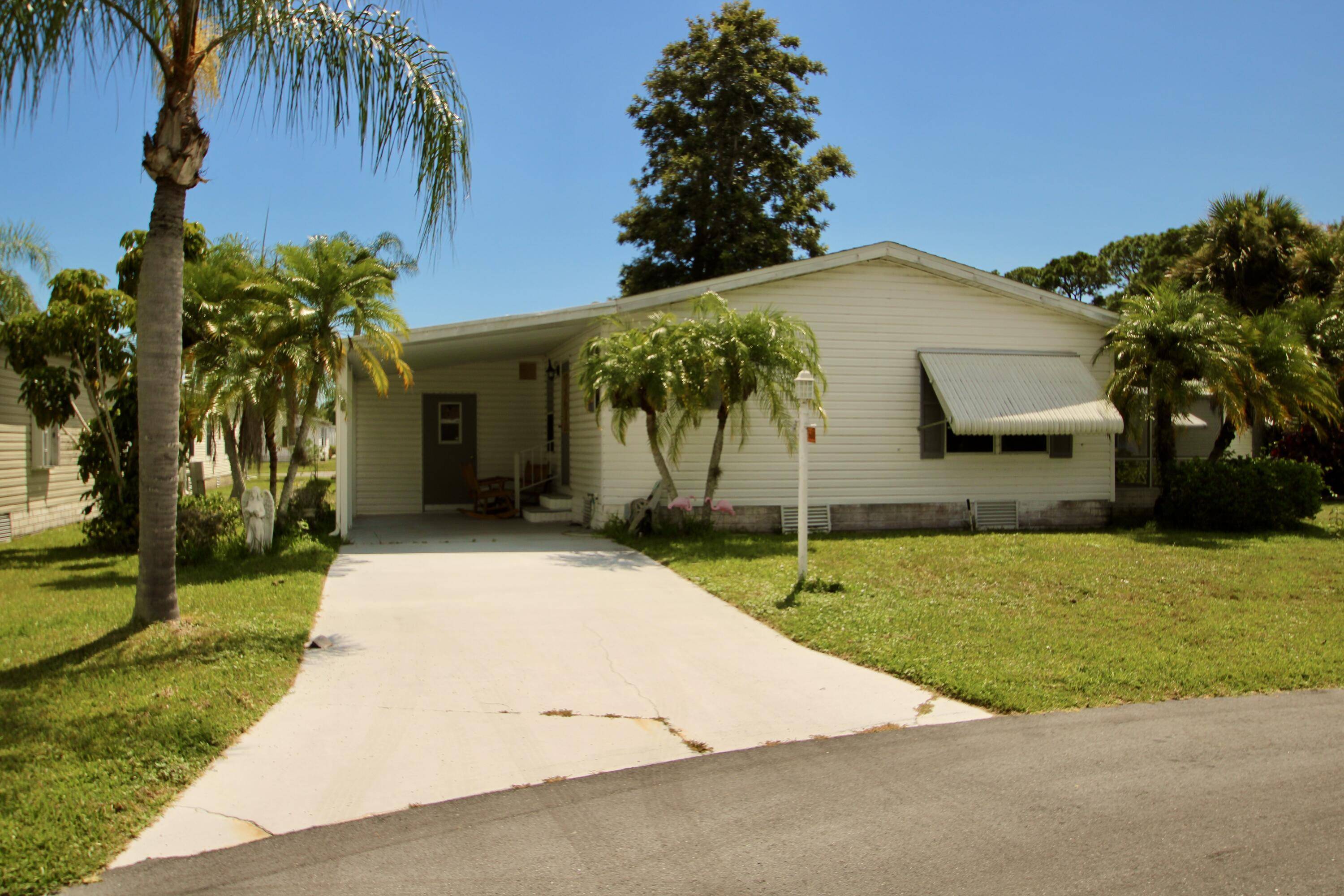 Fort Pierce, FL 34982,5680 Hemingway CT