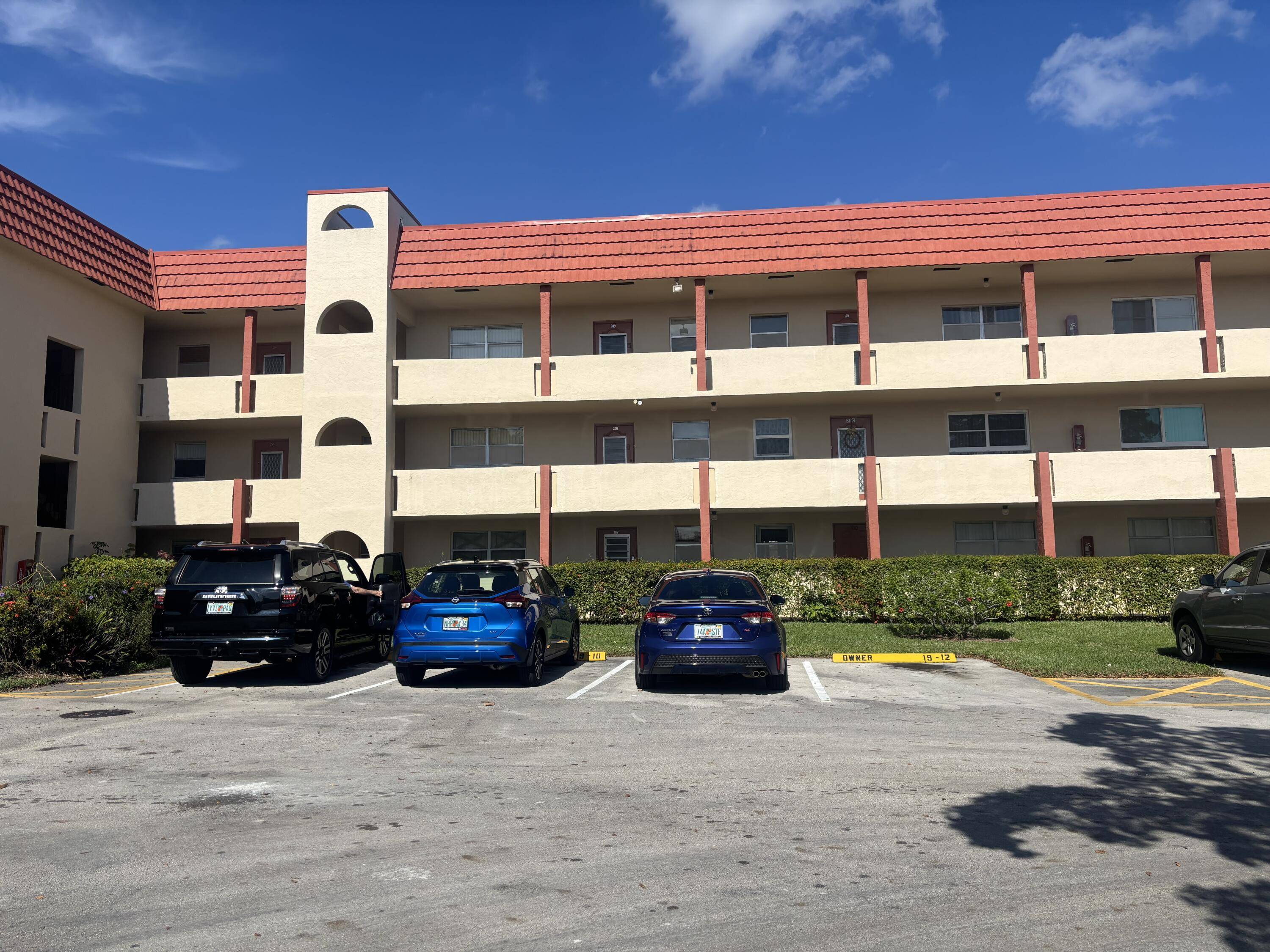 Sunrise, FL 33322,3001 E Sunrise Lakes DR 308