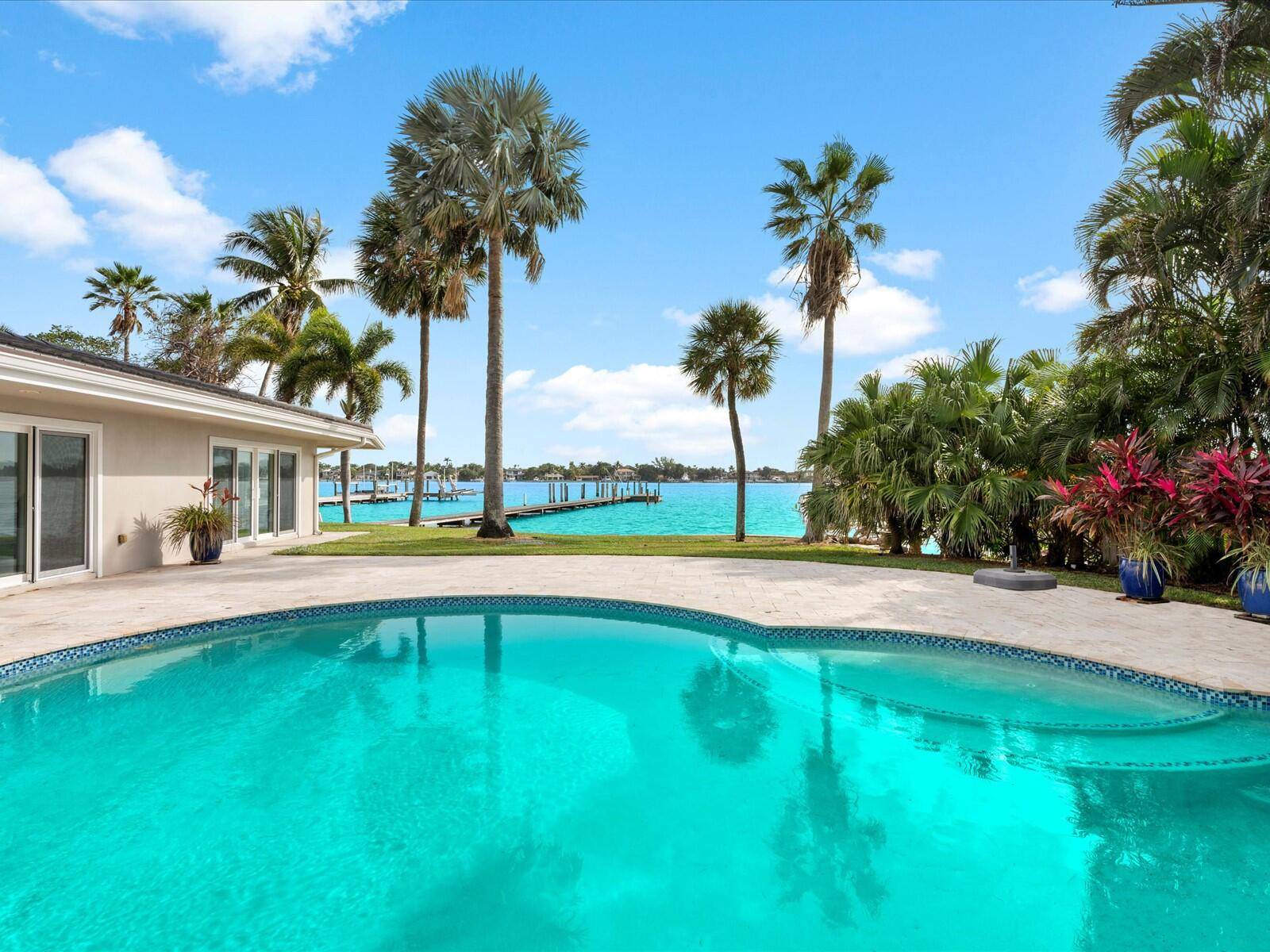 Lantana, FL 33462,714 S Lake DR