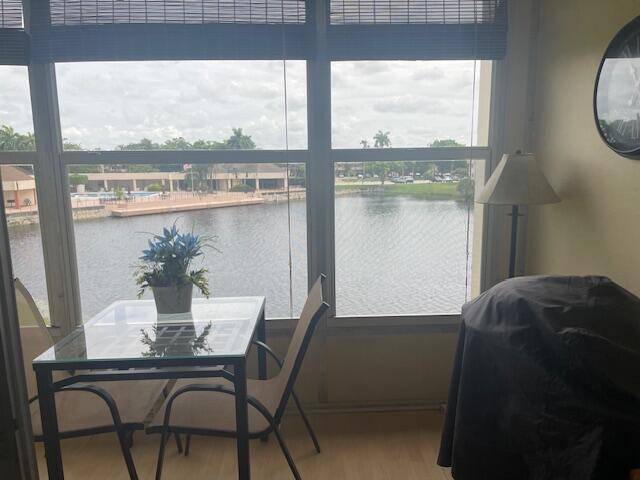 Sunrise, FL 33322,2950 W Sunrise Lakes DR 306