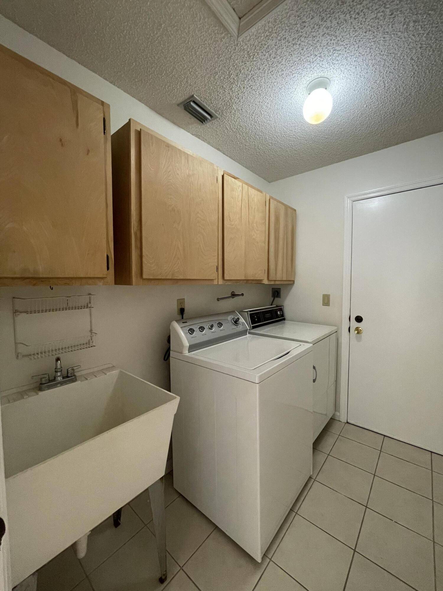 Palm Beach Gardens, FL 33410,2575 La Cristal CIR