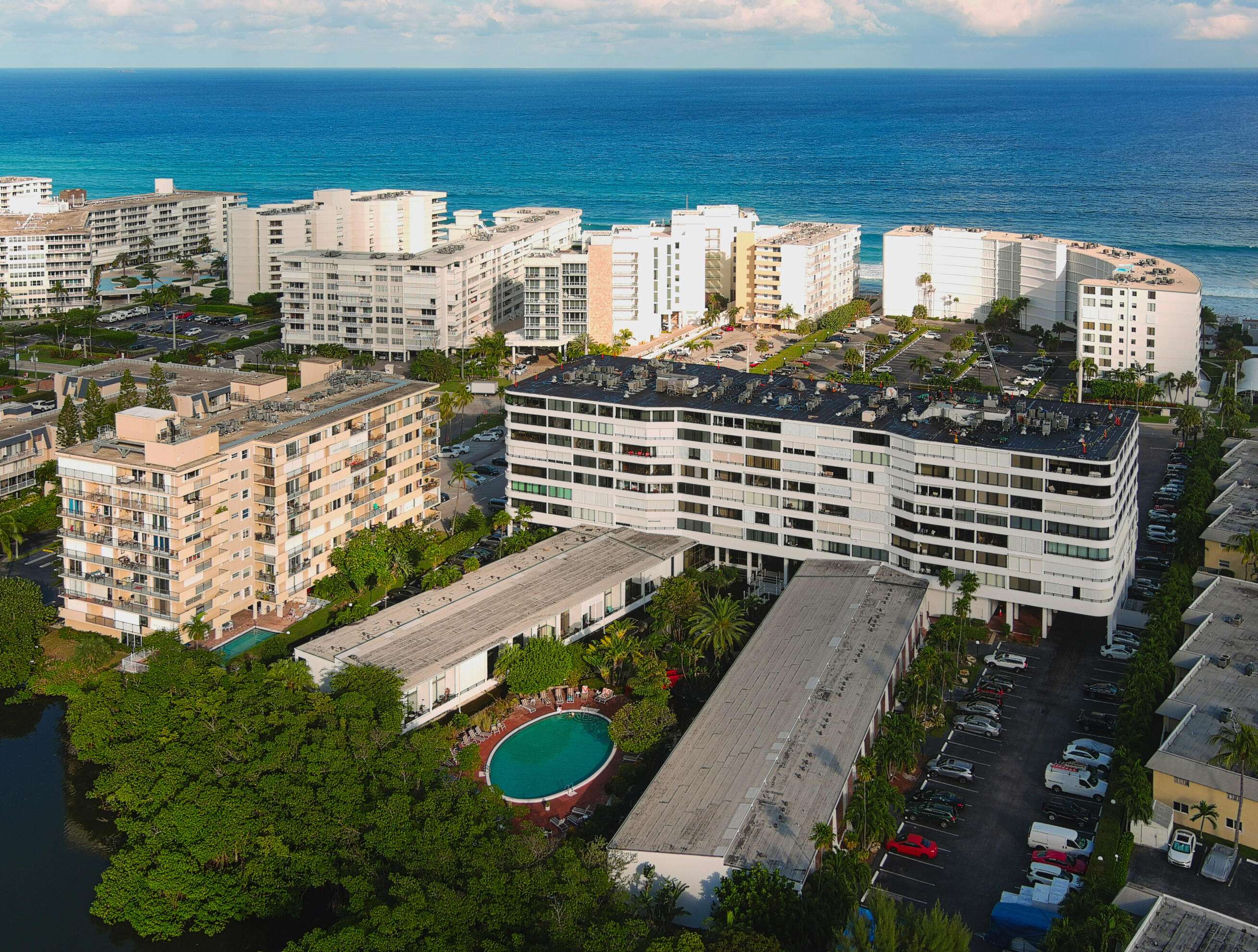 South Palm Beach, FL 33480,3589 S Ocean BLVD 307