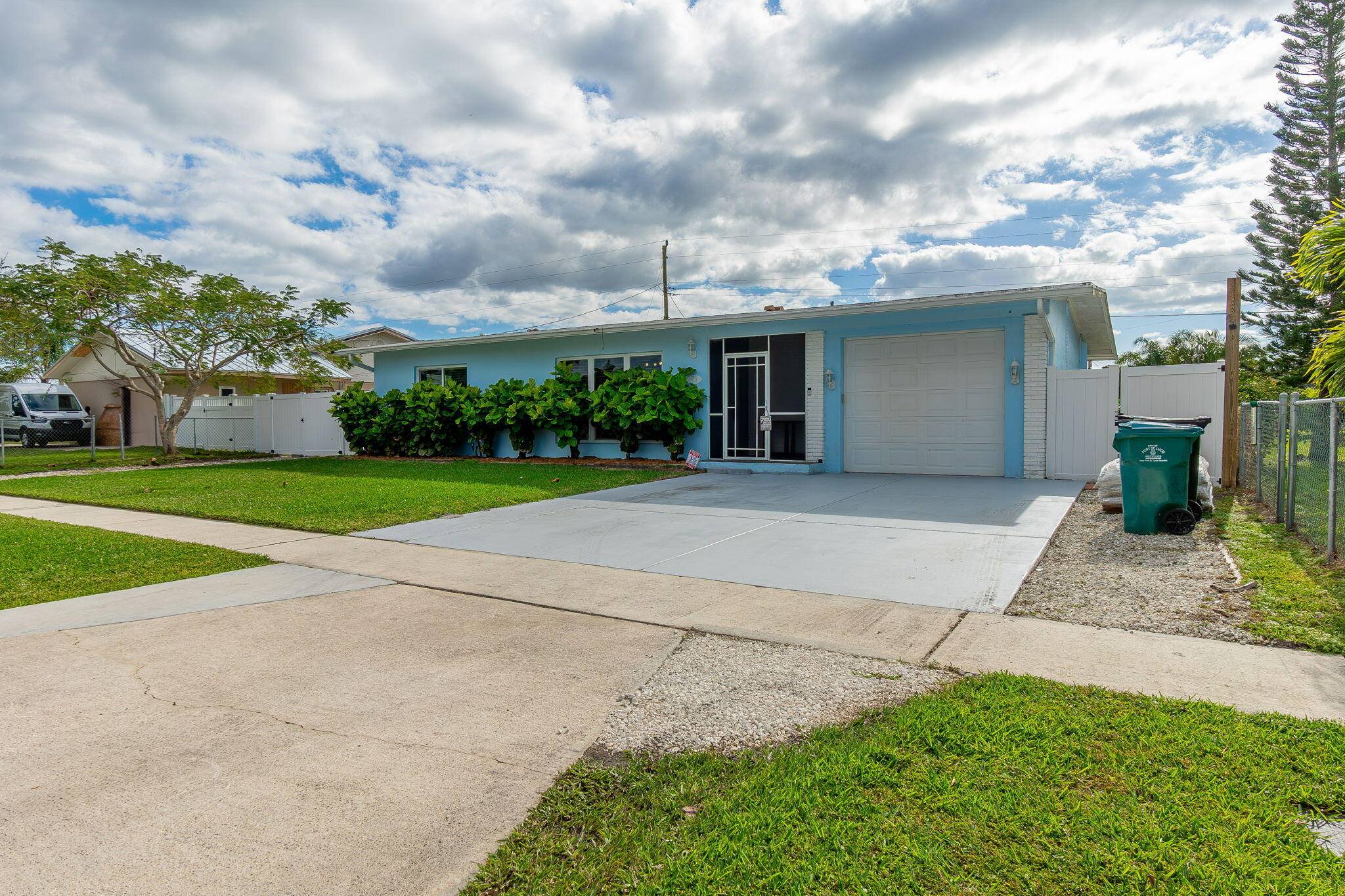 Port Saint Lucie, FL 34952,1110 SE Mayfair LN