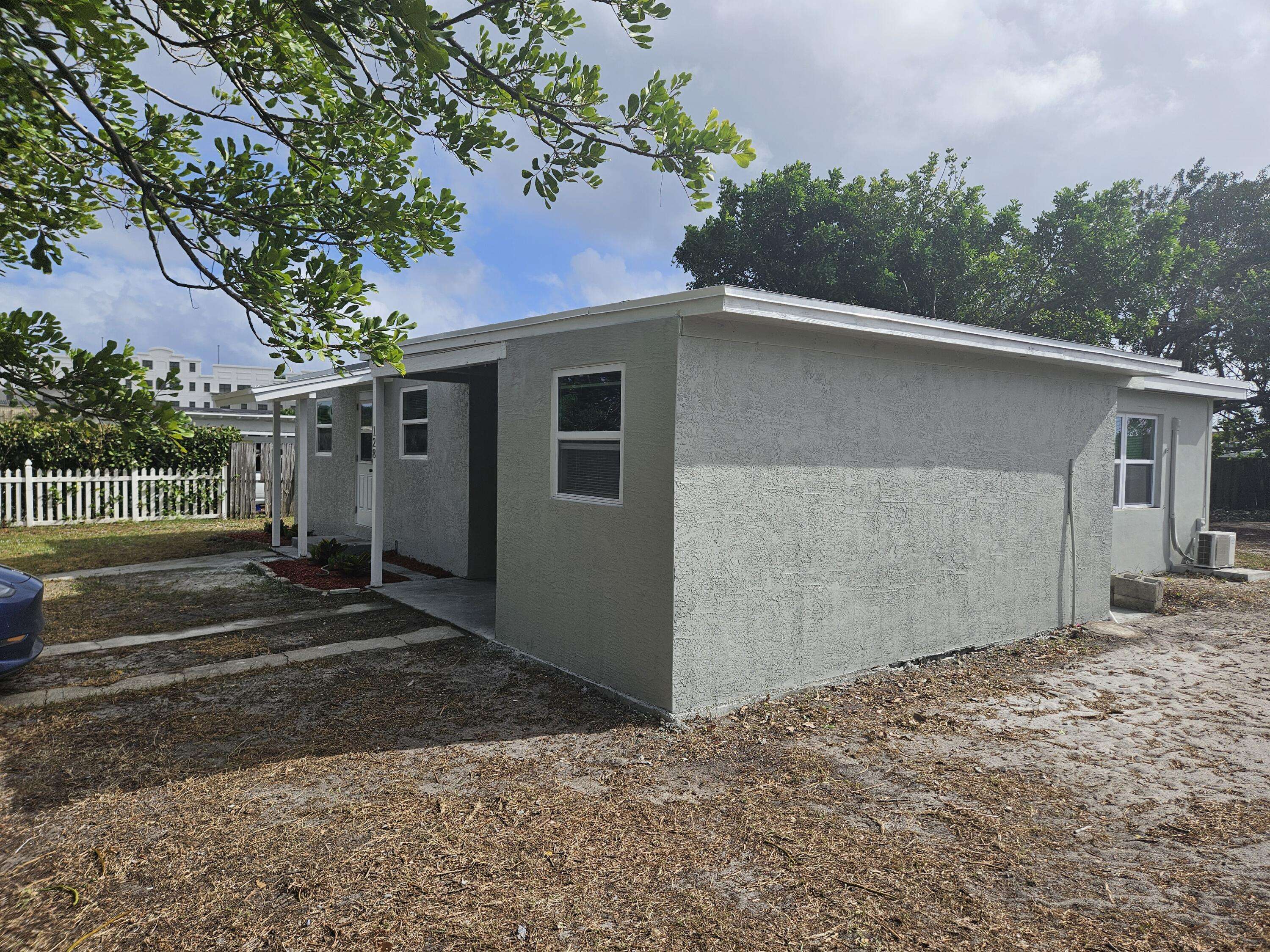 Boynton Beach, FL 33435,128 SE 12th AVE