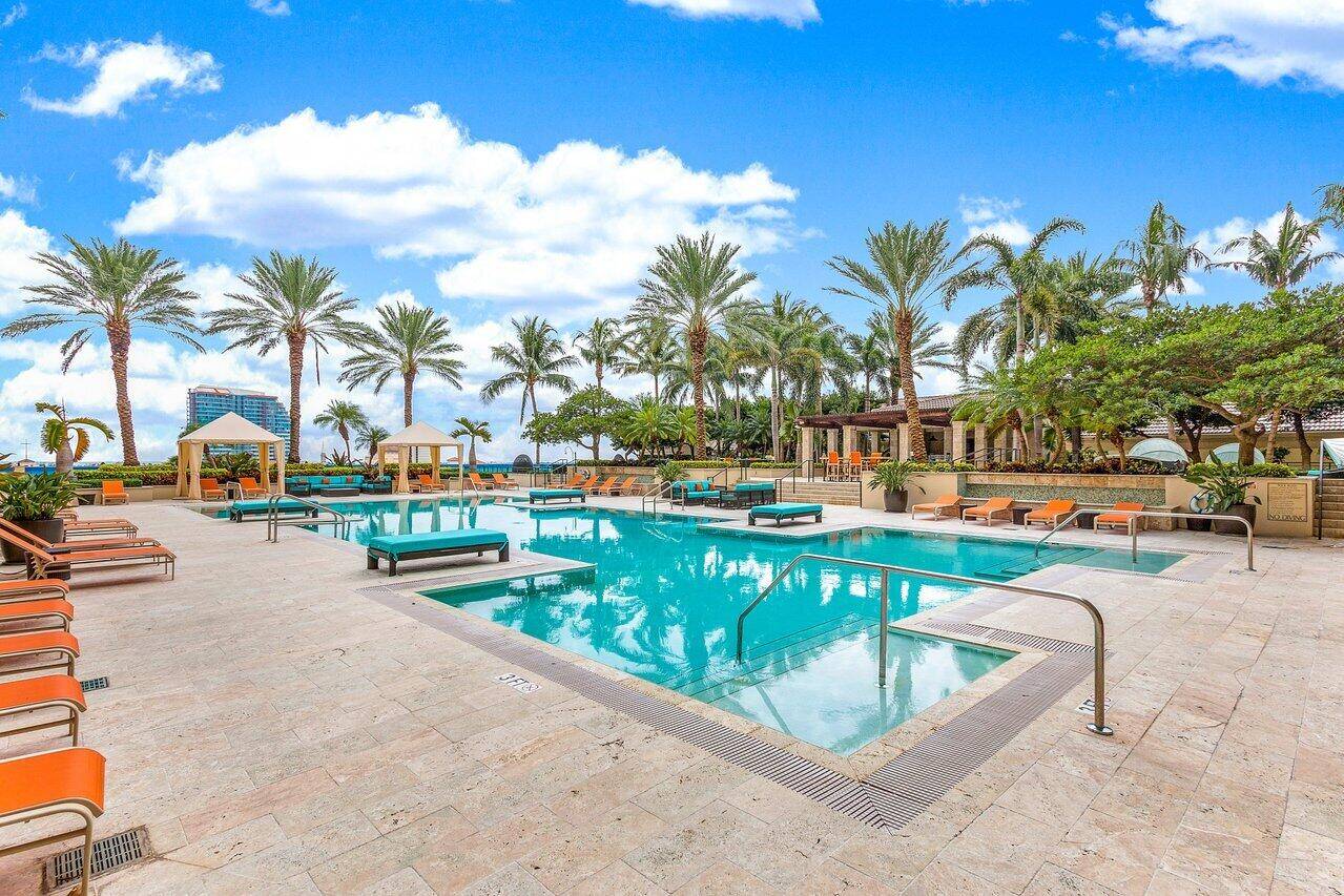 West Palm Beach, FL 33401,550 Okeechobee BLVD Uph-23