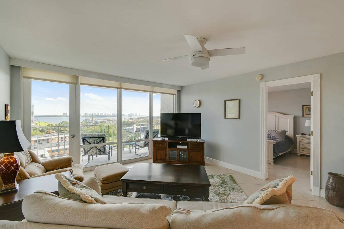 North Palm Beach, FL 33408,336 Golfview RD Ph05