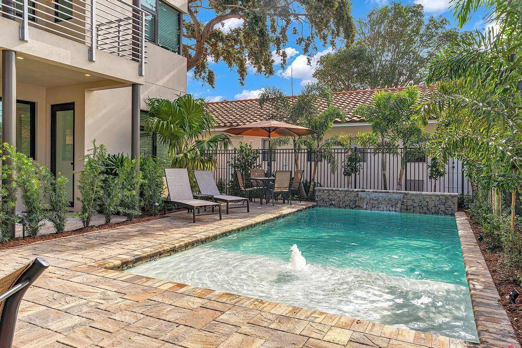 Lake Worth Beach, FL 33460,15 S Ocean Breeze 1 E