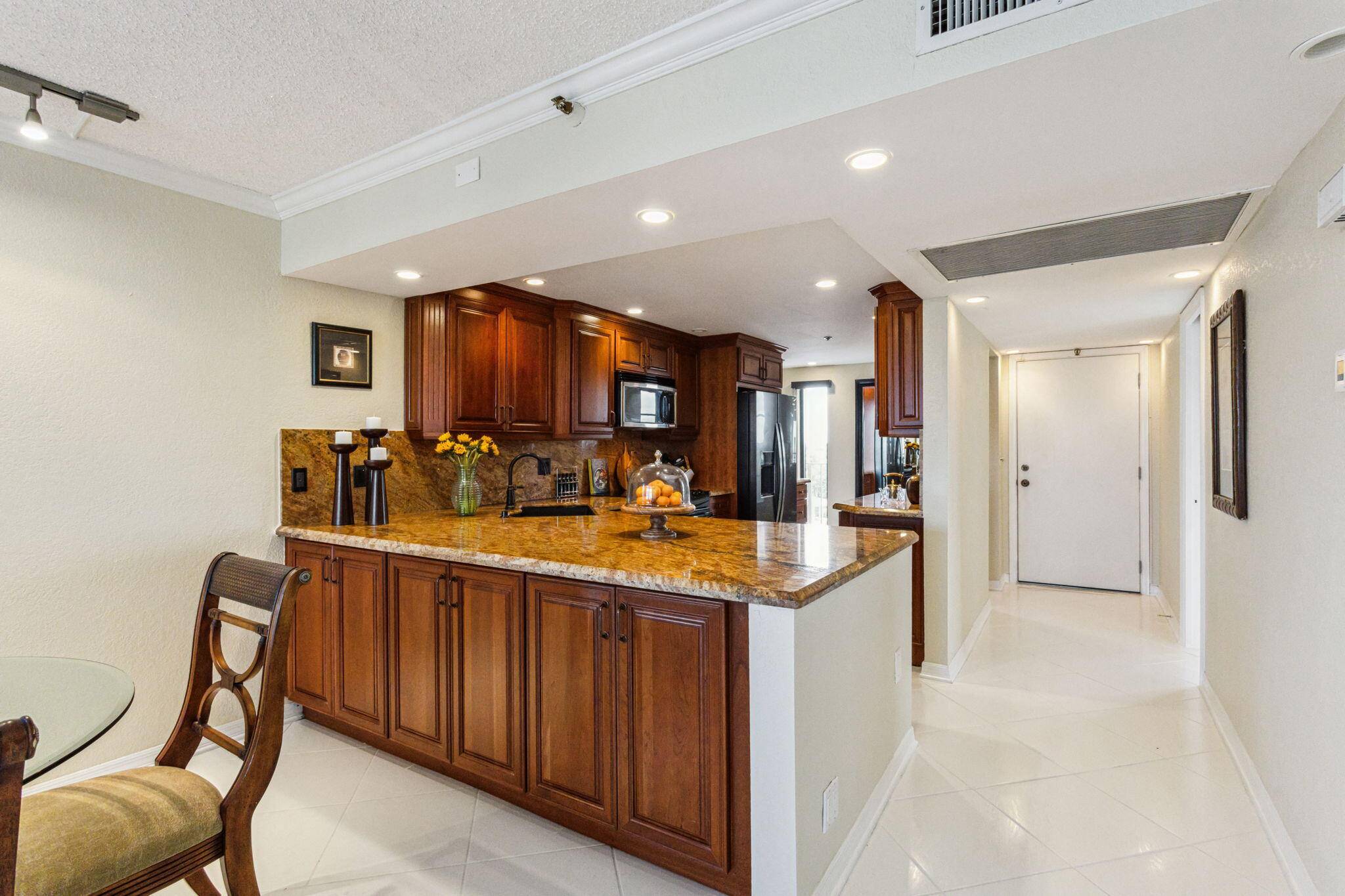 Boca Raton, FL 33432,21 Royal Palm WAY 606