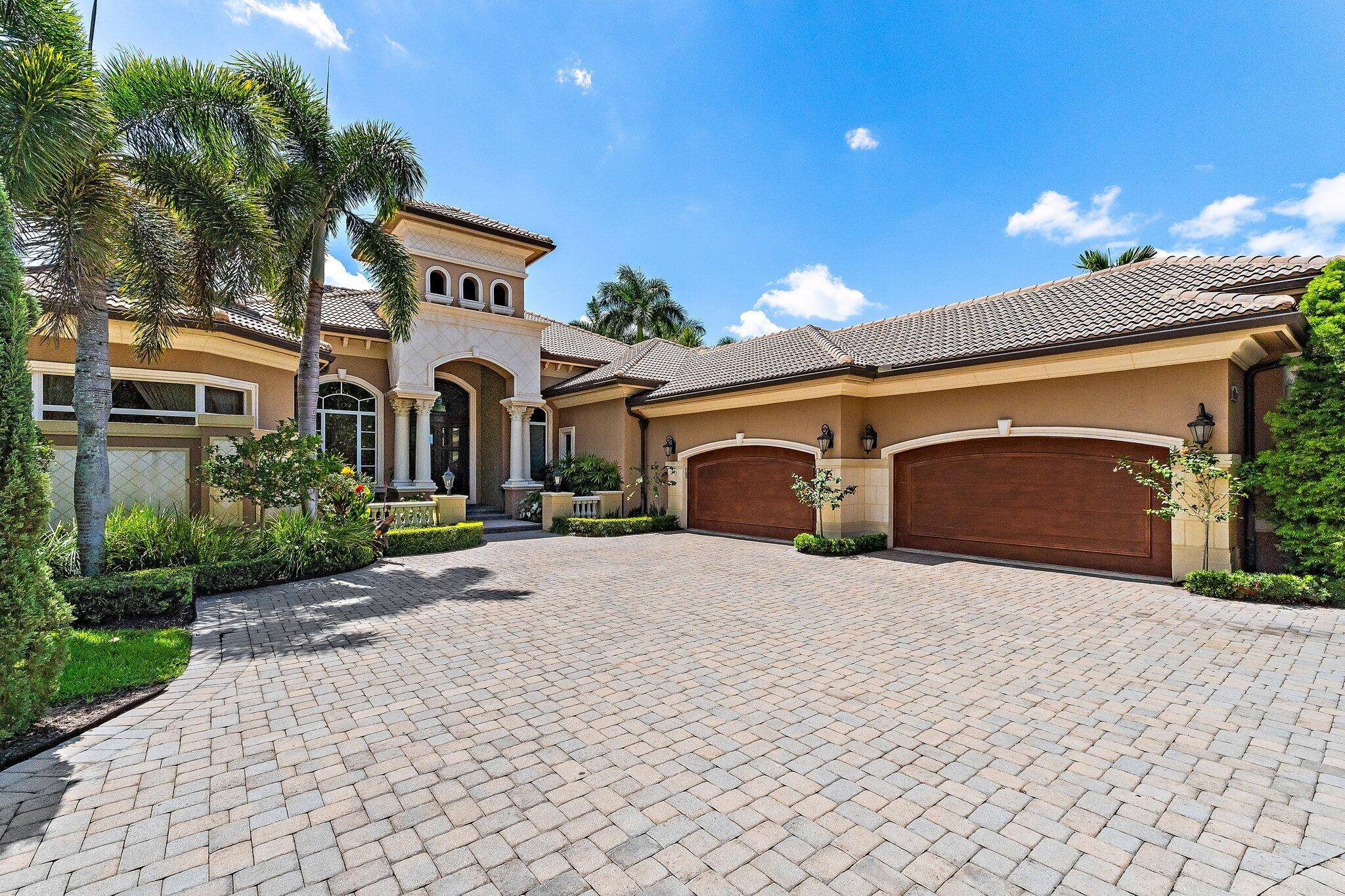 Palm Beach Gardens, FL 33418,135 Playa Rienta WAY
