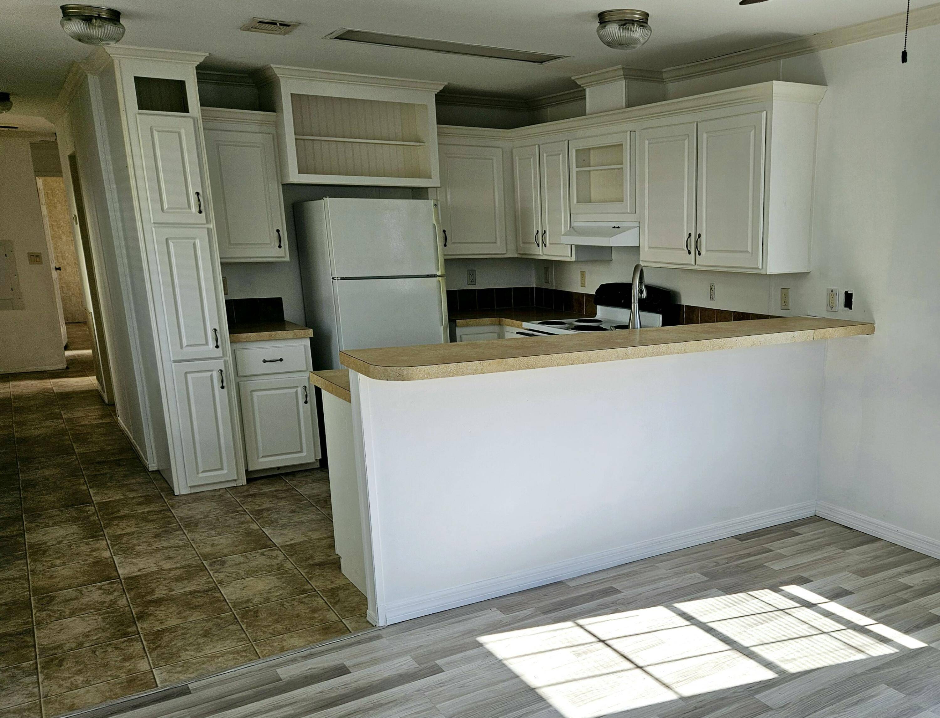 Hypoluxo, FL 33462,6 N Loafing ST