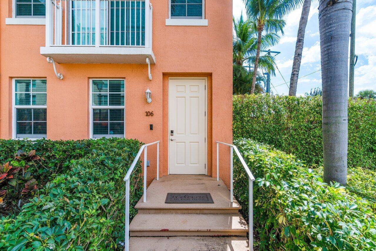 Lantana, FL 33462,106 Moorings DR