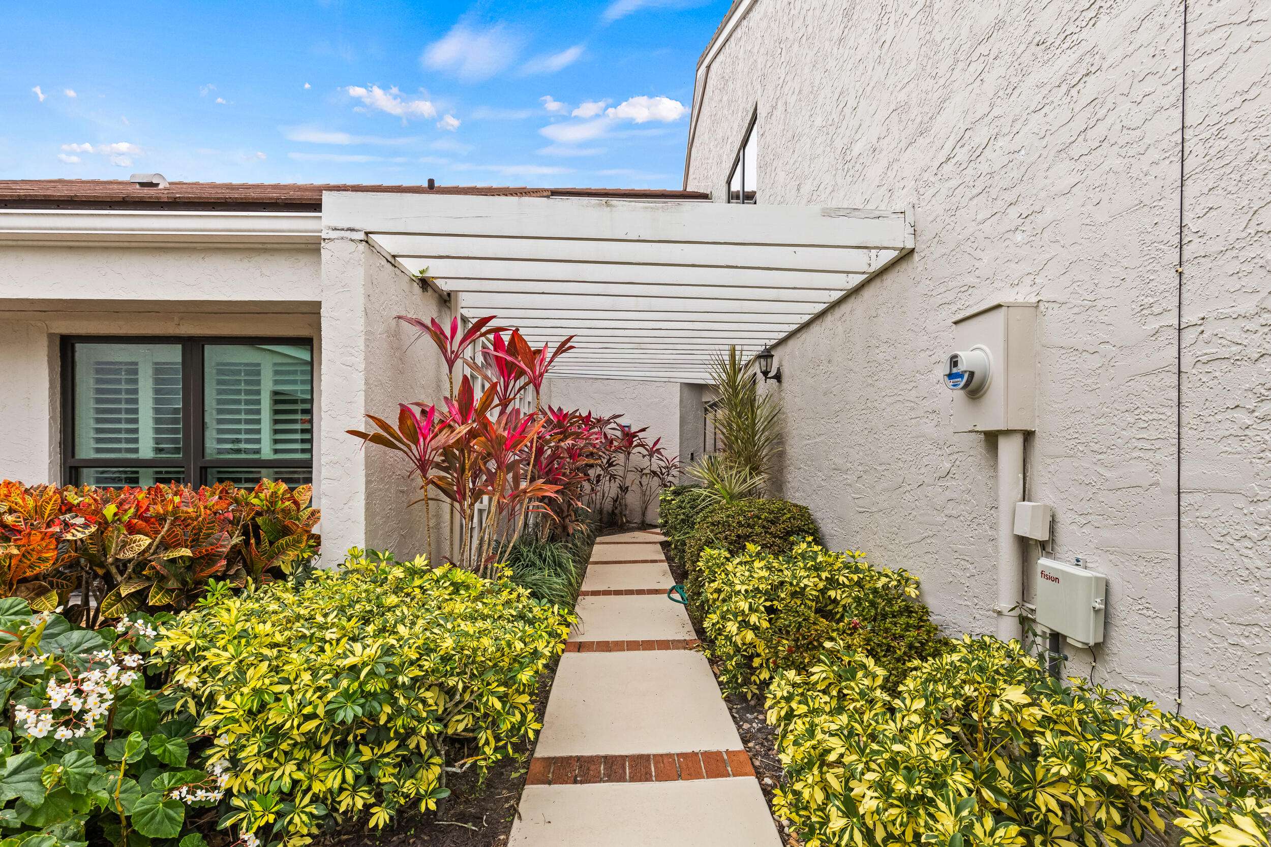 Palm Beach Gardens, FL 33418,27 Edinburgh DR